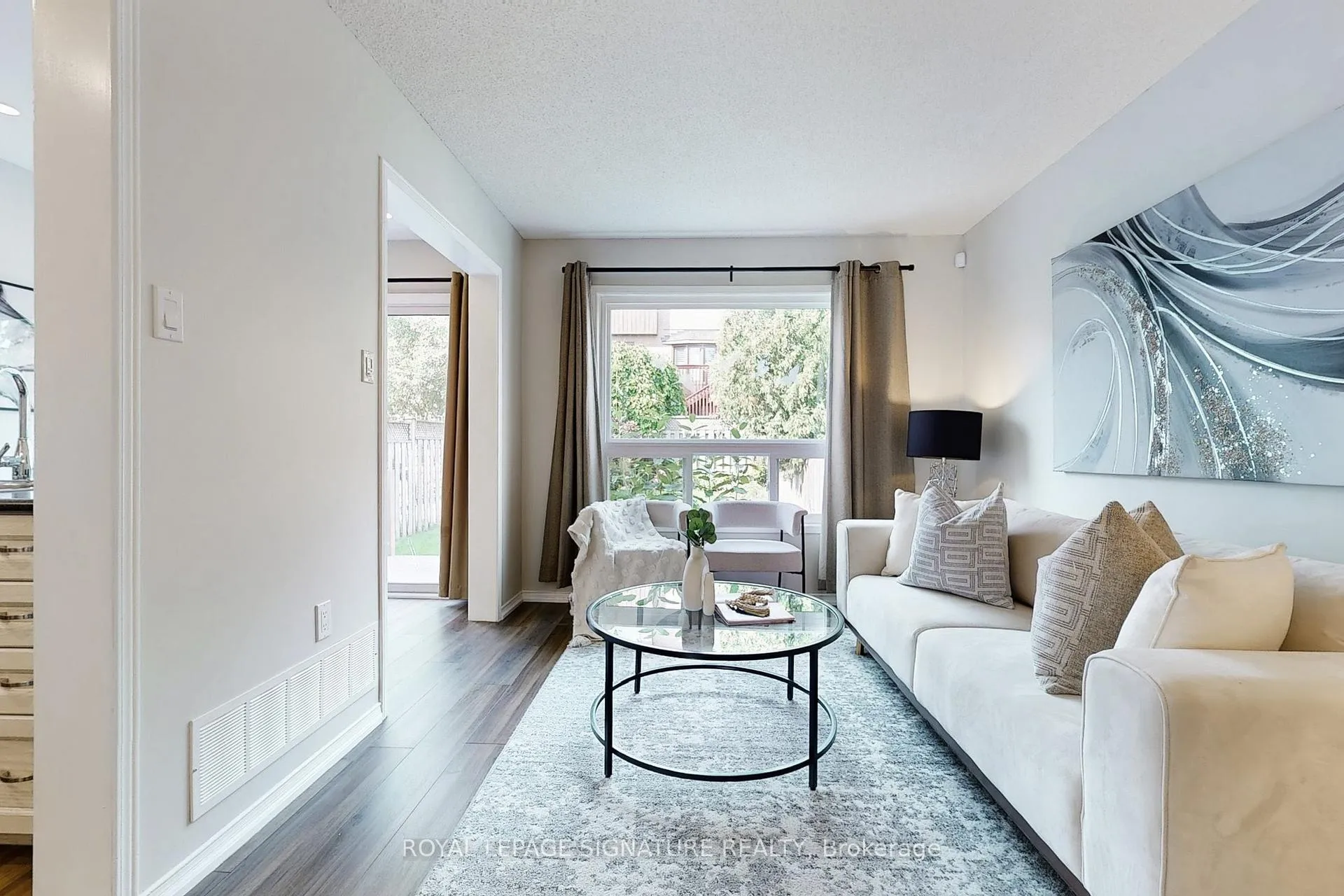 Photo 5 of 263 Pinnacle Trail, Aurora, Bayview Wellington — HOMEH