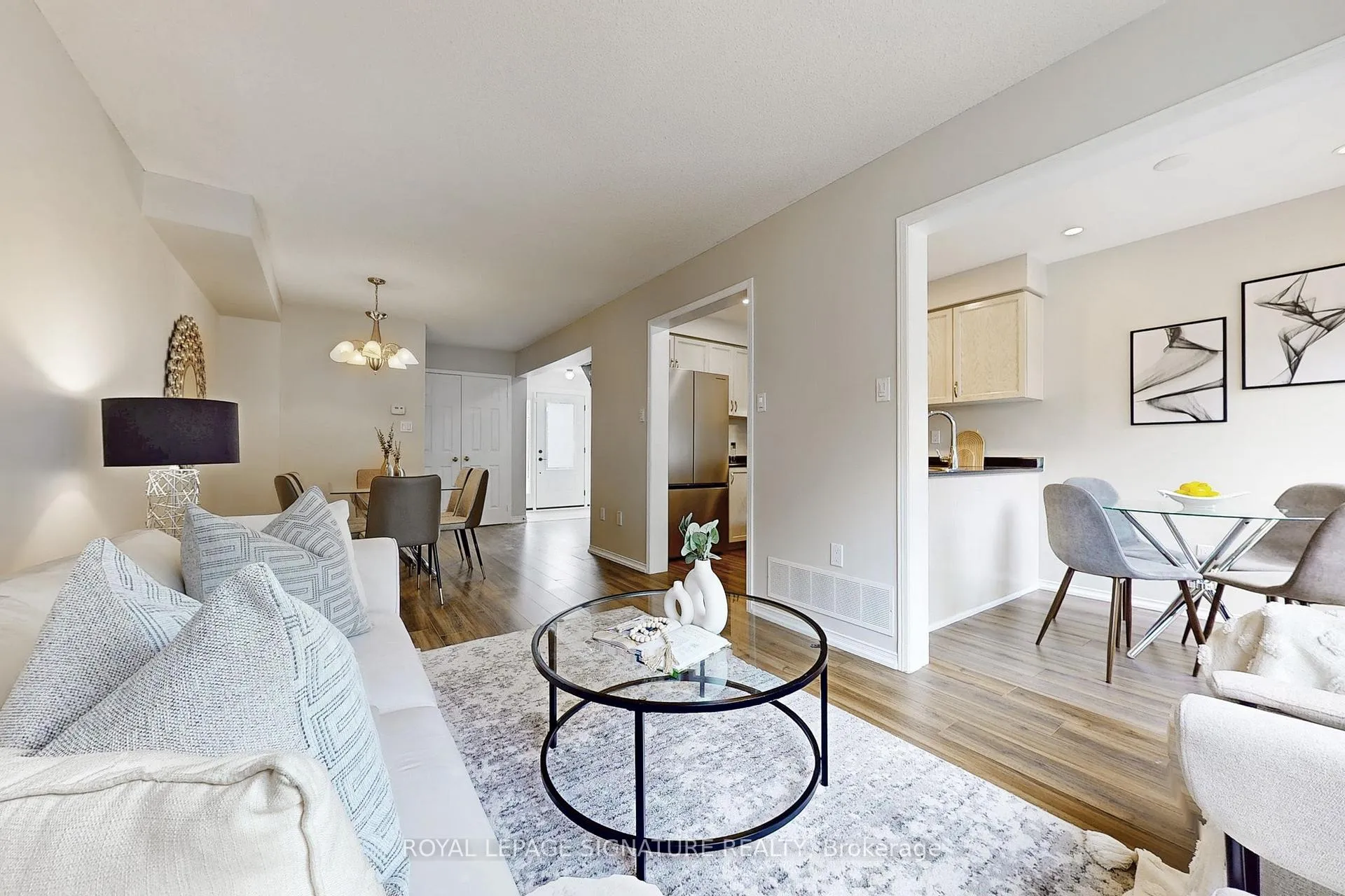 Photo 7 of 263 Pinnacle Trail, Aurora, Bayview Wellington — HOMEH