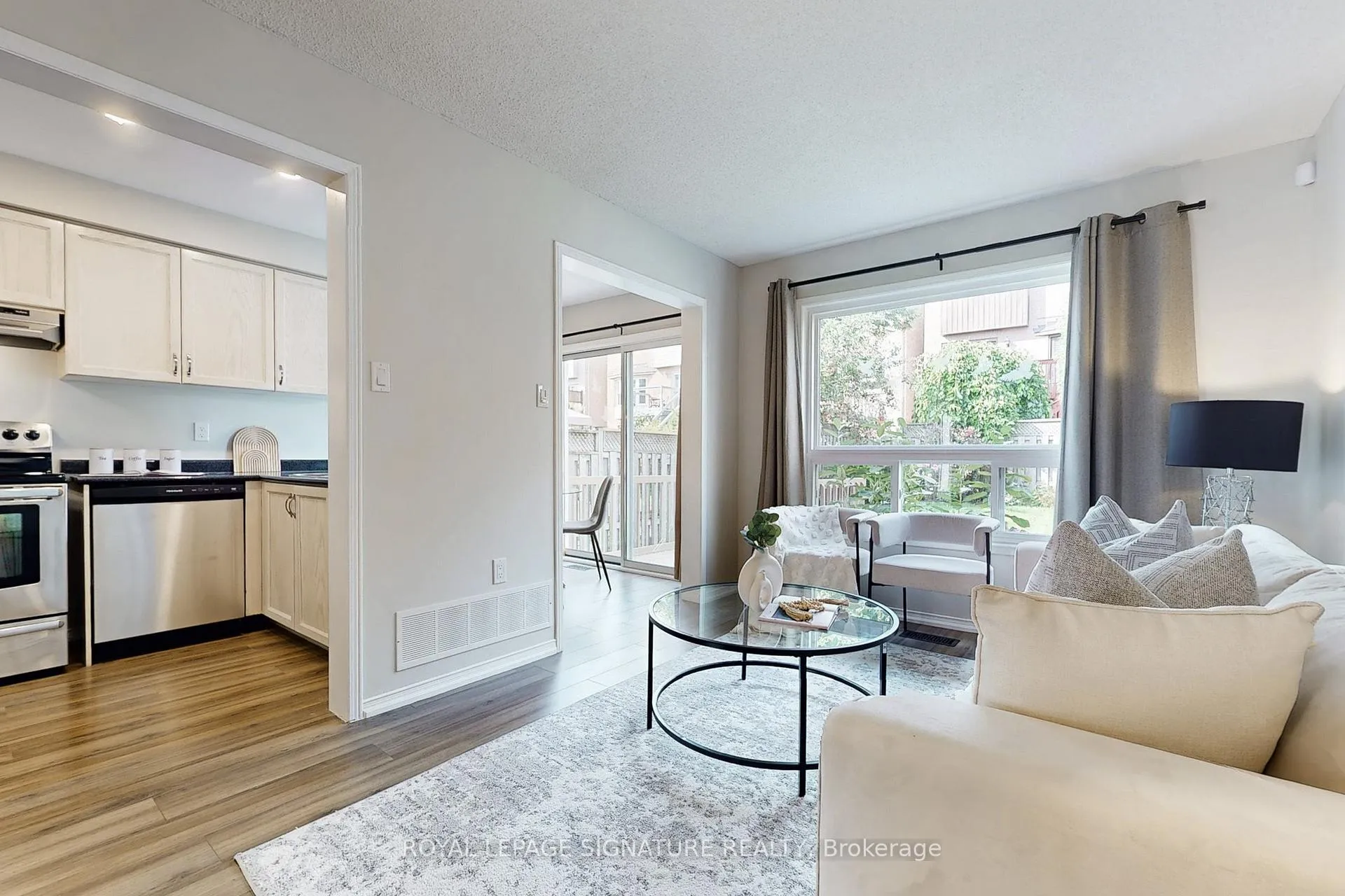 Photo 9 of 263 Pinnacle Trail, Aurora, Bayview Wellington — HOMEH
