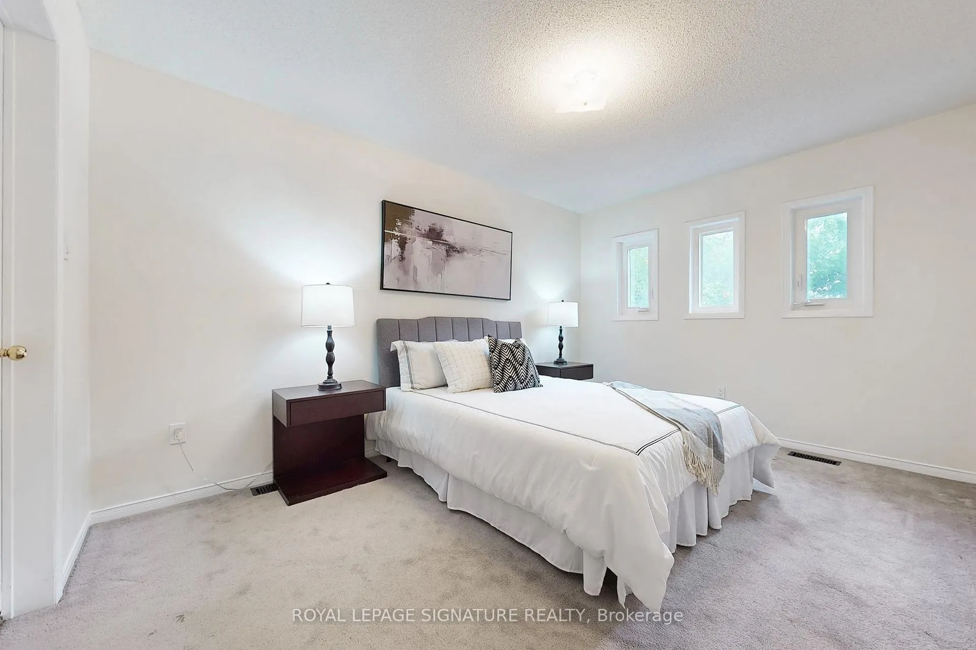 Photo 25 of 263 Pinnacle Trail, Aurora, Bayview Wellington — HOMEH