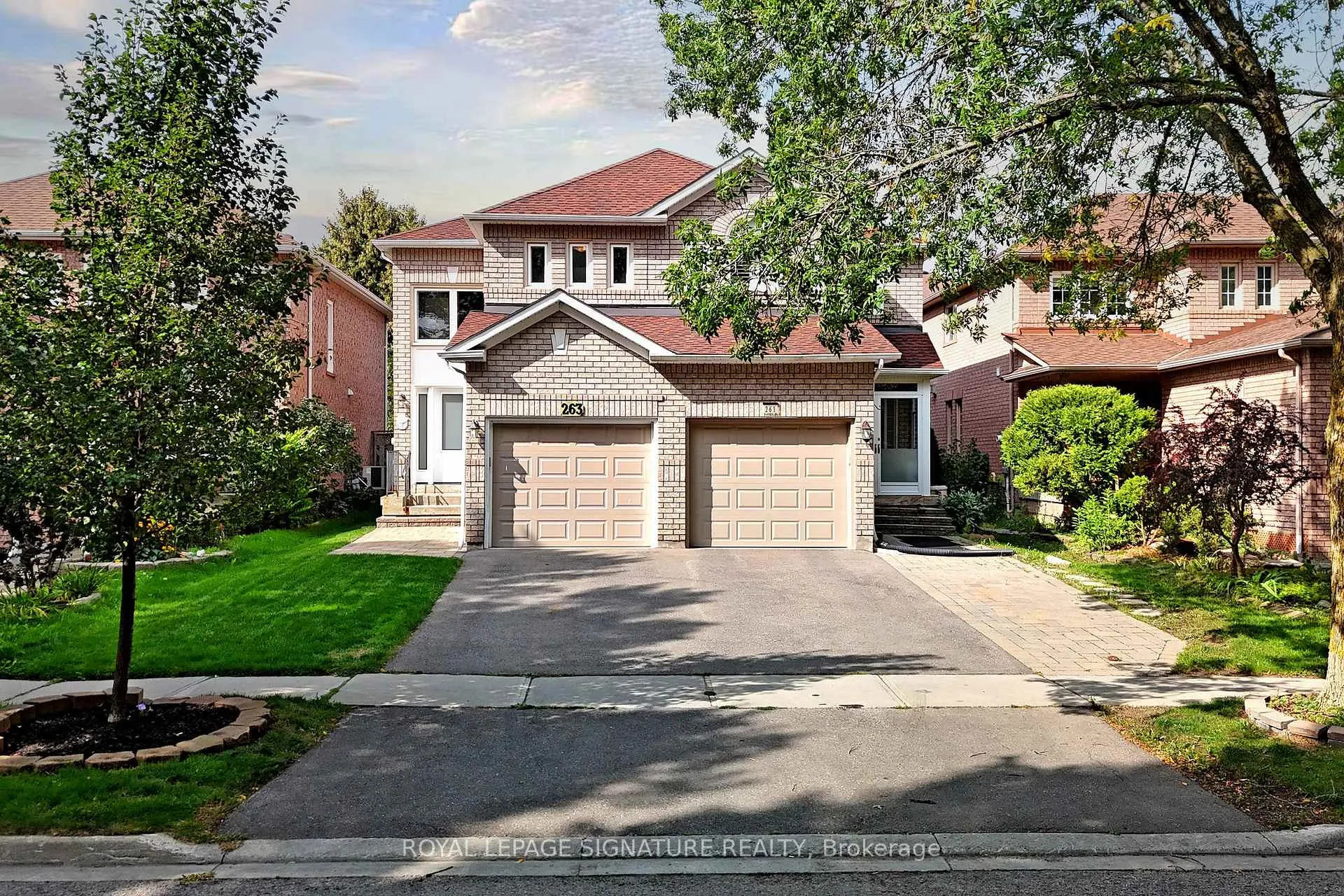 Photo 34 of 263 Pinnacle Trail, Aurora, Bayview Wellington — HOMEH