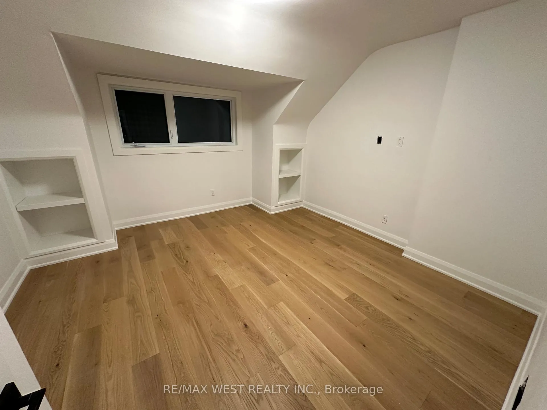 Photo 16 of 81 Kent Road, Toronto, Greenwood-Coxwell — HOMEH