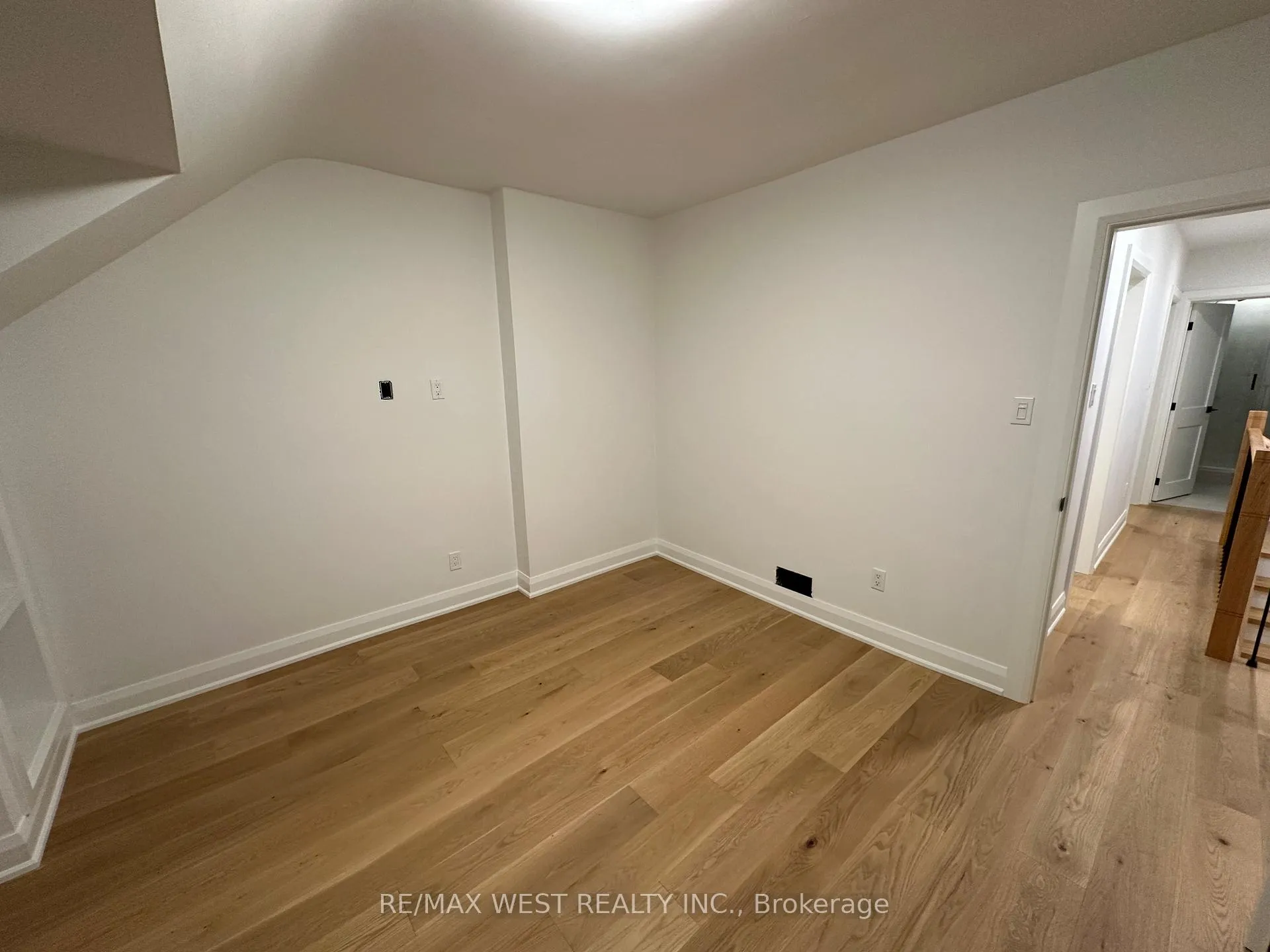 Photo 22 of 81 Kent Road, Toronto, Greenwood-Coxwell — HOMEH