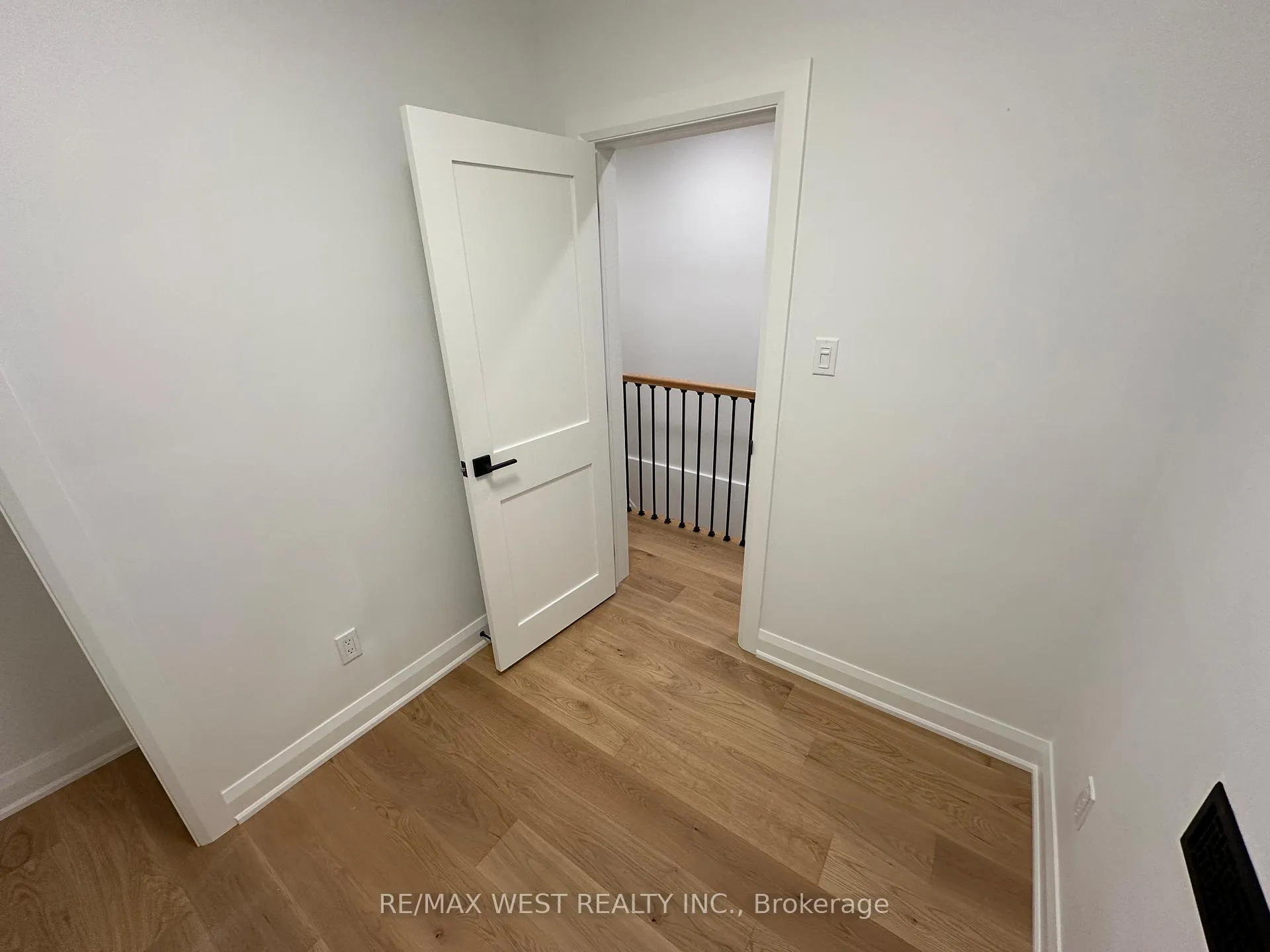 Photo 26 of 81 Kent Road, Toronto, Greenwood-Coxwell — HOMEH