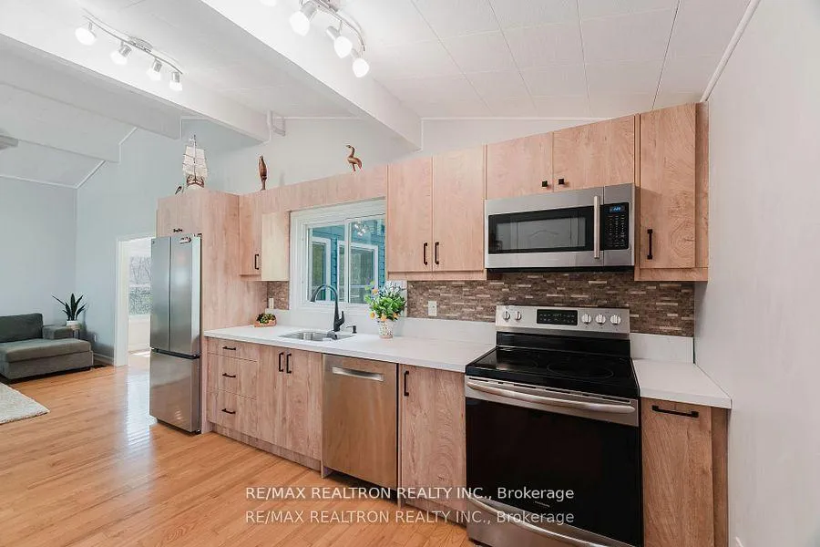 Photo 11 of 408 Curry Road, Midland — HOMEH