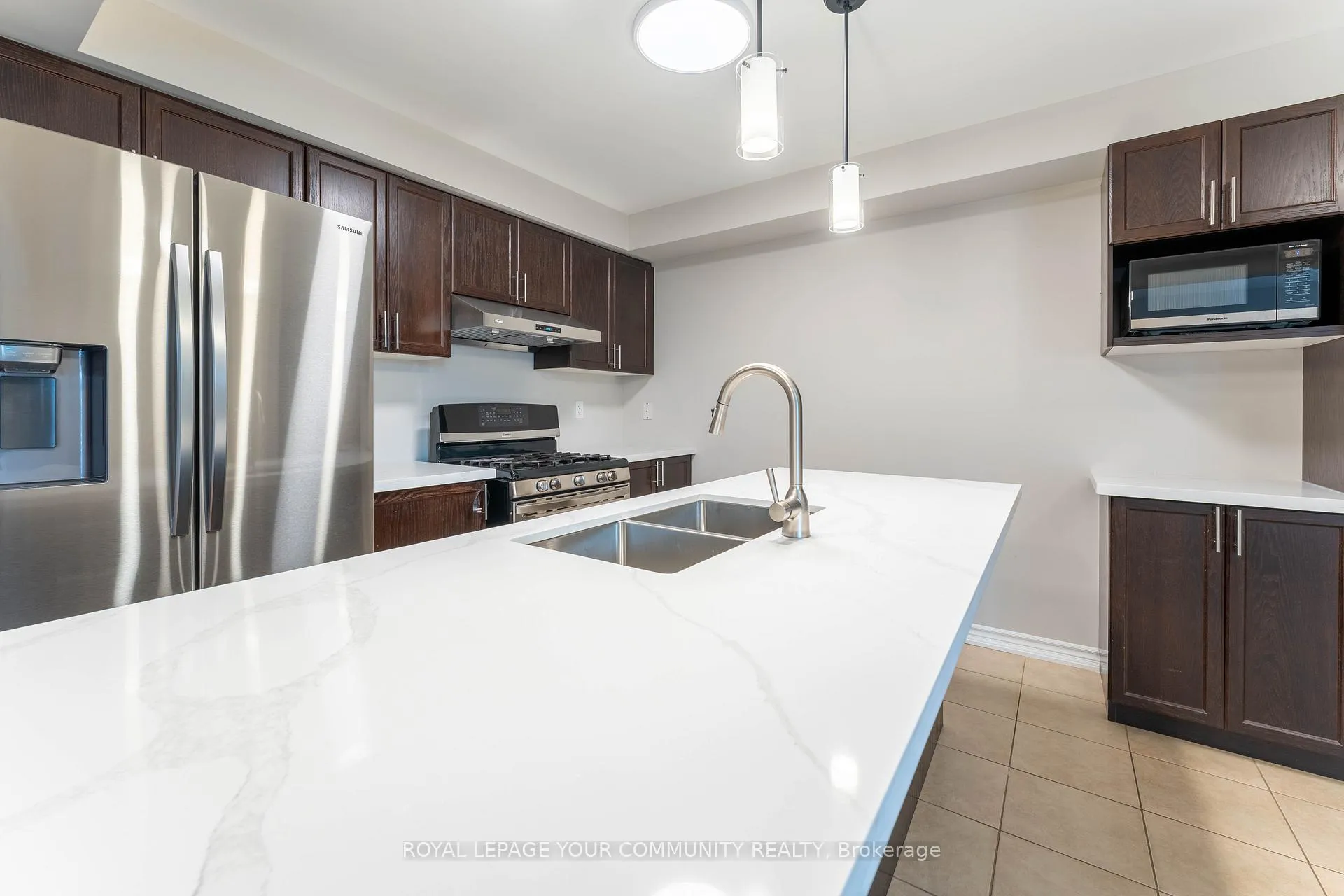 Photo 3 of 6 Bellchase Trail, Brampton, Bram East — HOMEH