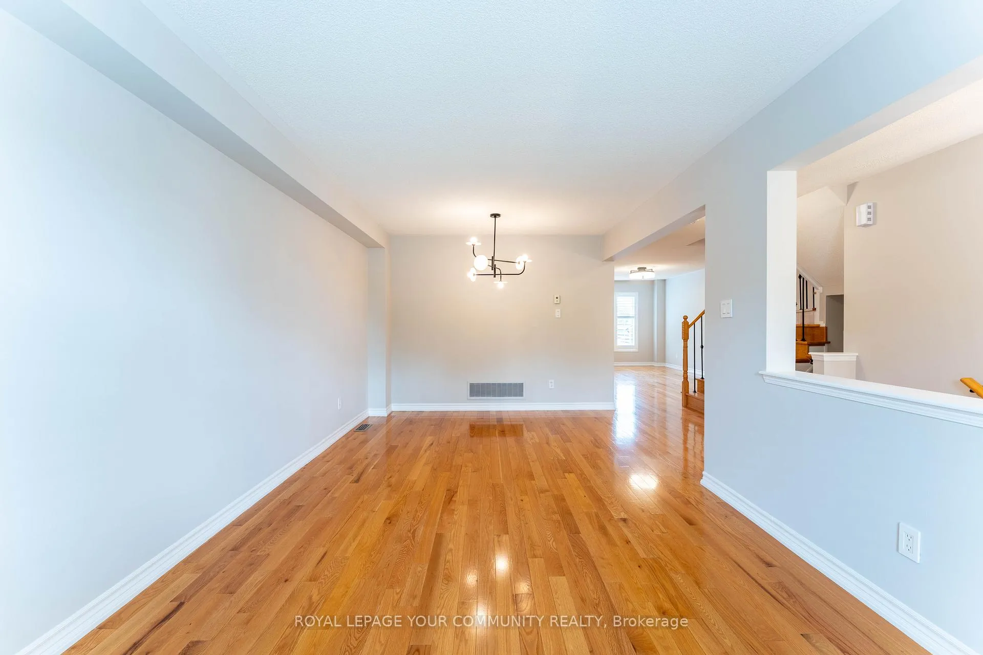 Photo 8 of 6 Bellchase Trail, Brampton, Bram East — HOMEH