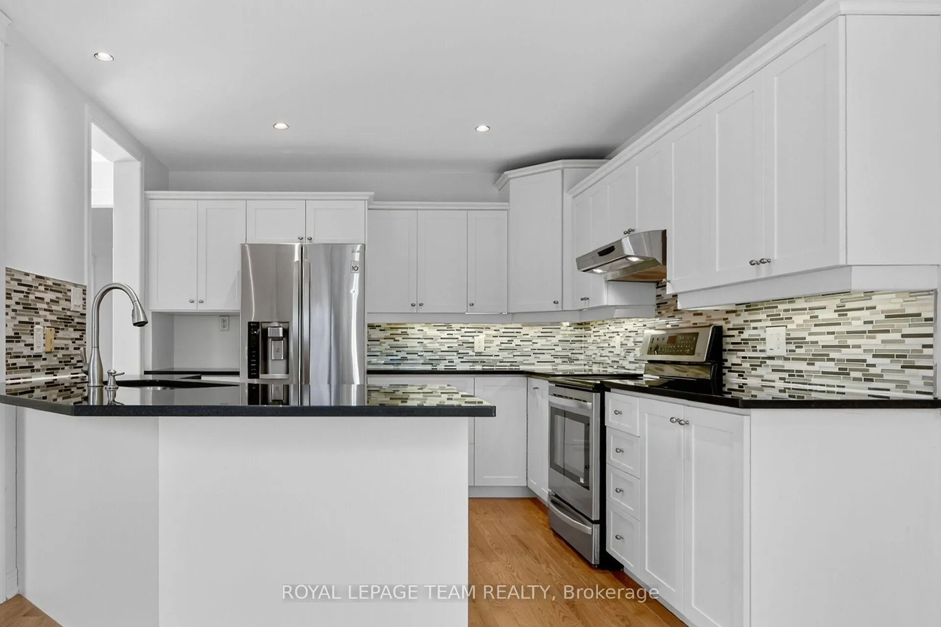Photo 15 of 6 Stonecroft Terrace, Ottawa, Kanata - Kanata Lakes/Heritage Hills — HOMEH
