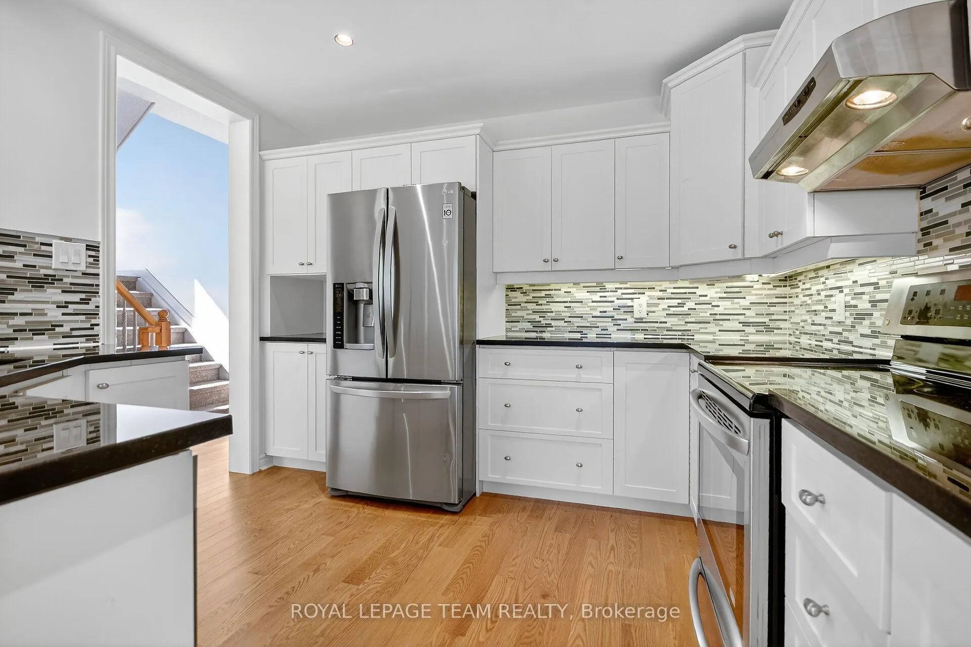 Photo 17 of 6 Stonecroft Terrace, Ottawa, Kanata - Kanata Lakes/Heritage Hills — HOMEH