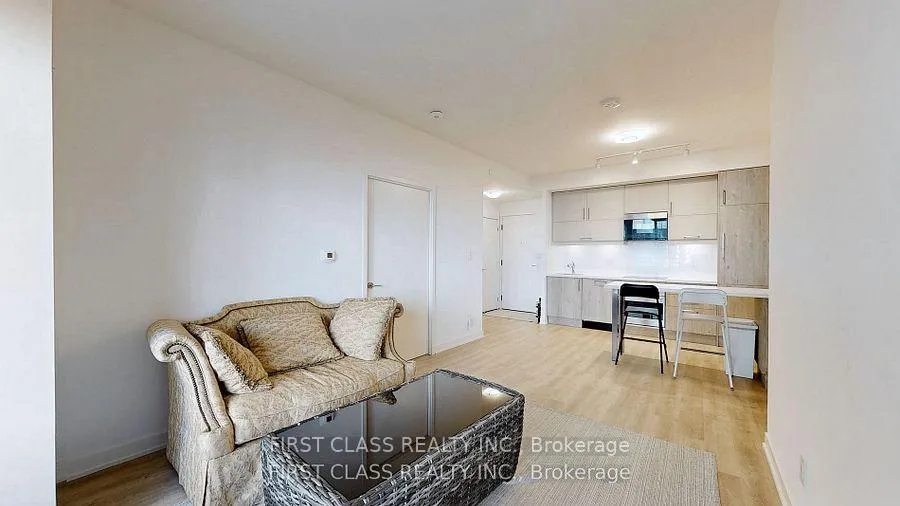 Photo 5 of Unit 730A, 8119 Birchmount Rd, Markham, Unionville — HOMEH