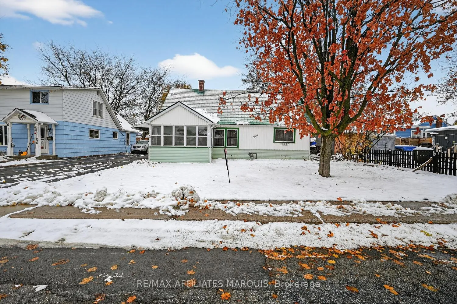 Photo 2 of 40 Oak Street, Smiths Falls — HOMEH
