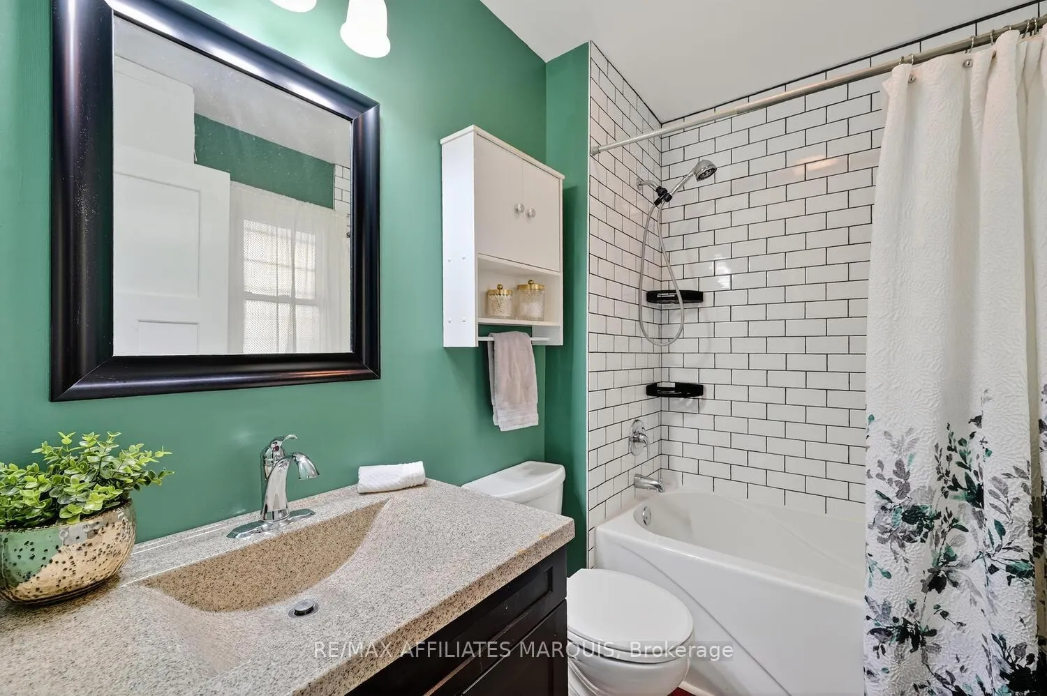 Photo 27 of 40 Oak Street, Smiths Falls — HOMEH
