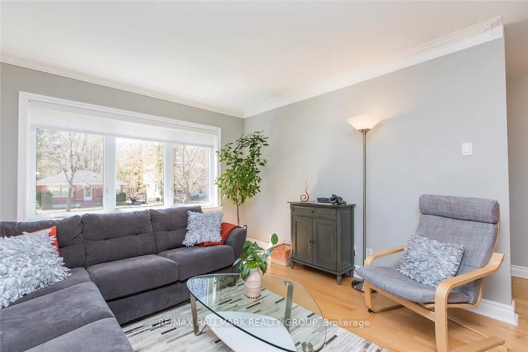 Photo 3 of 315 Summit Avenue, Ottawa, Alta Vista/Faircrest Heights — HOMEH