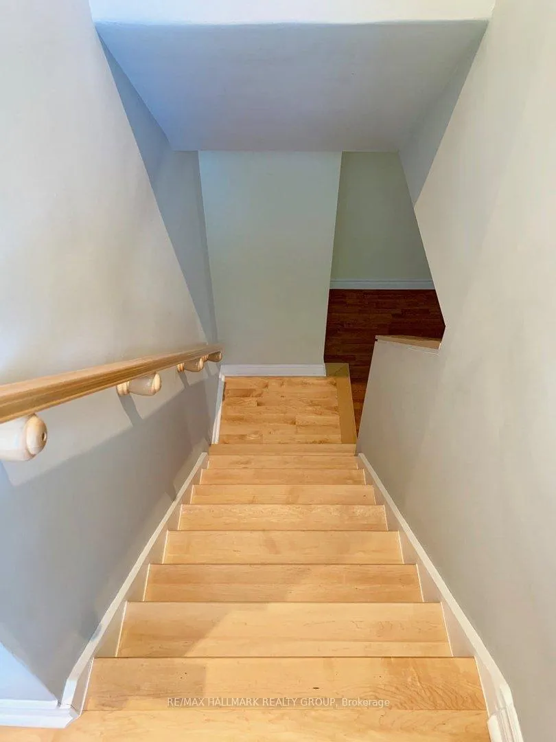 Photo 7 of 315 Summit Avenue, Ottawa, Alta Vista/Faircrest Heights — HOMEH