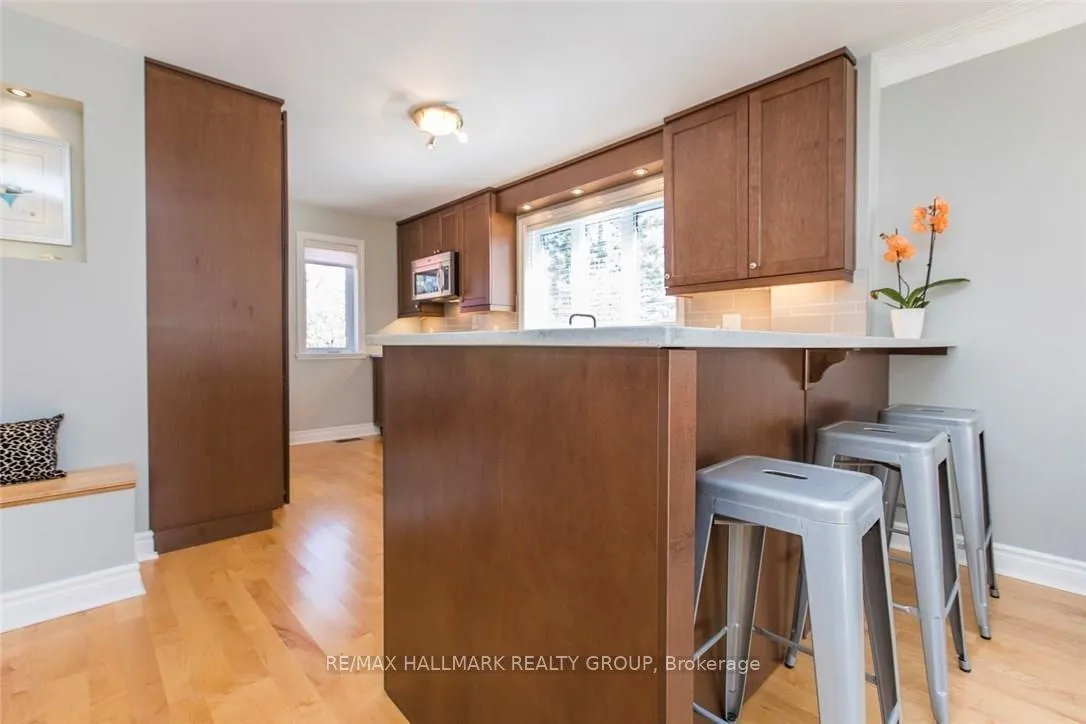 Photo 10 of 315 Summit Avenue, Ottawa, Alta Vista/Faircrest Heights — HOMEH