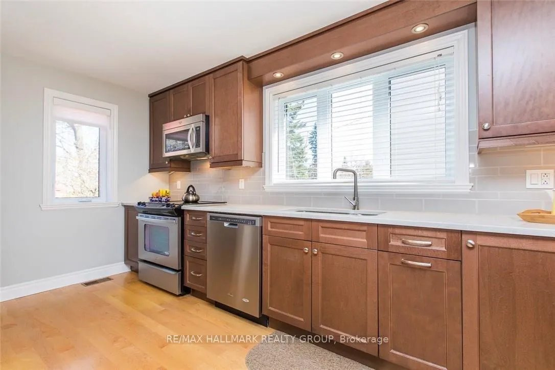 Photo 11 of 315 Summit Avenue, Ottawa, Alta Vista/Faircrest Heights — HOMEH