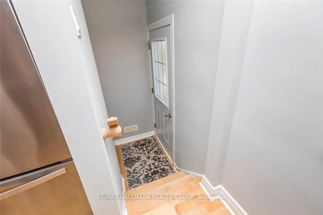 Photo 17 of 315 Summit Avenue, Ottawa, Alta Vista/Faircrest Heights — HOMEH