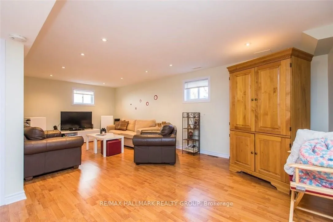 Photo 18 of 315 Summit Avenue, Ottawa, Alta Vista/Faircrest Heights — HOMEH
