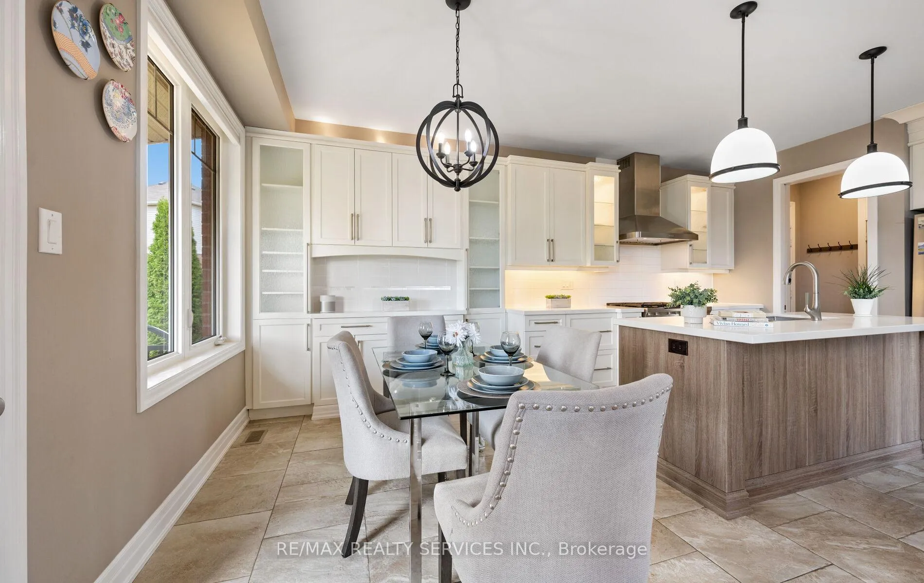 Photo 13 of 182 Tysonville Circle, Brampton, Northwest Brampton — HOMEH