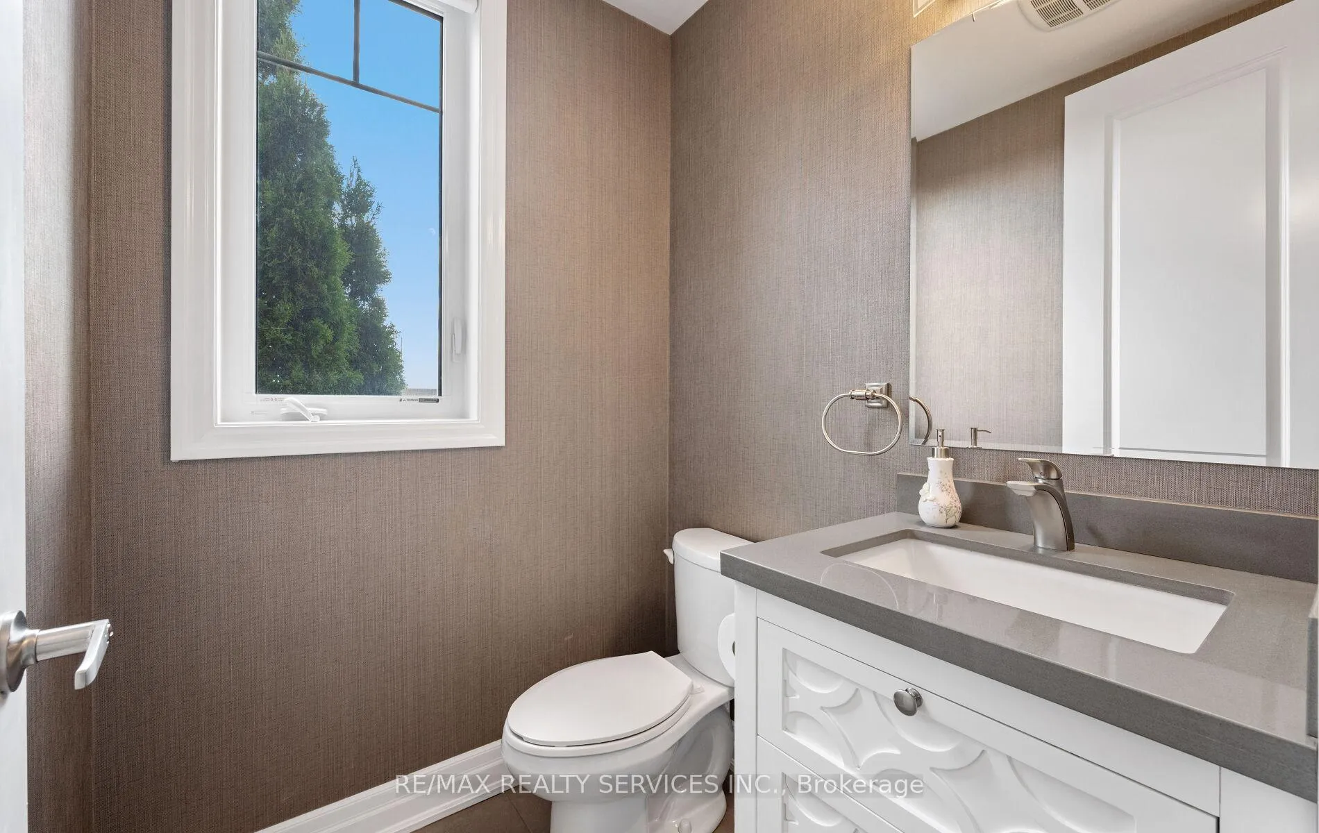 Photo 17 of 182 Tysonville Circle, Brampton, Northwest Brampton — HOMEH