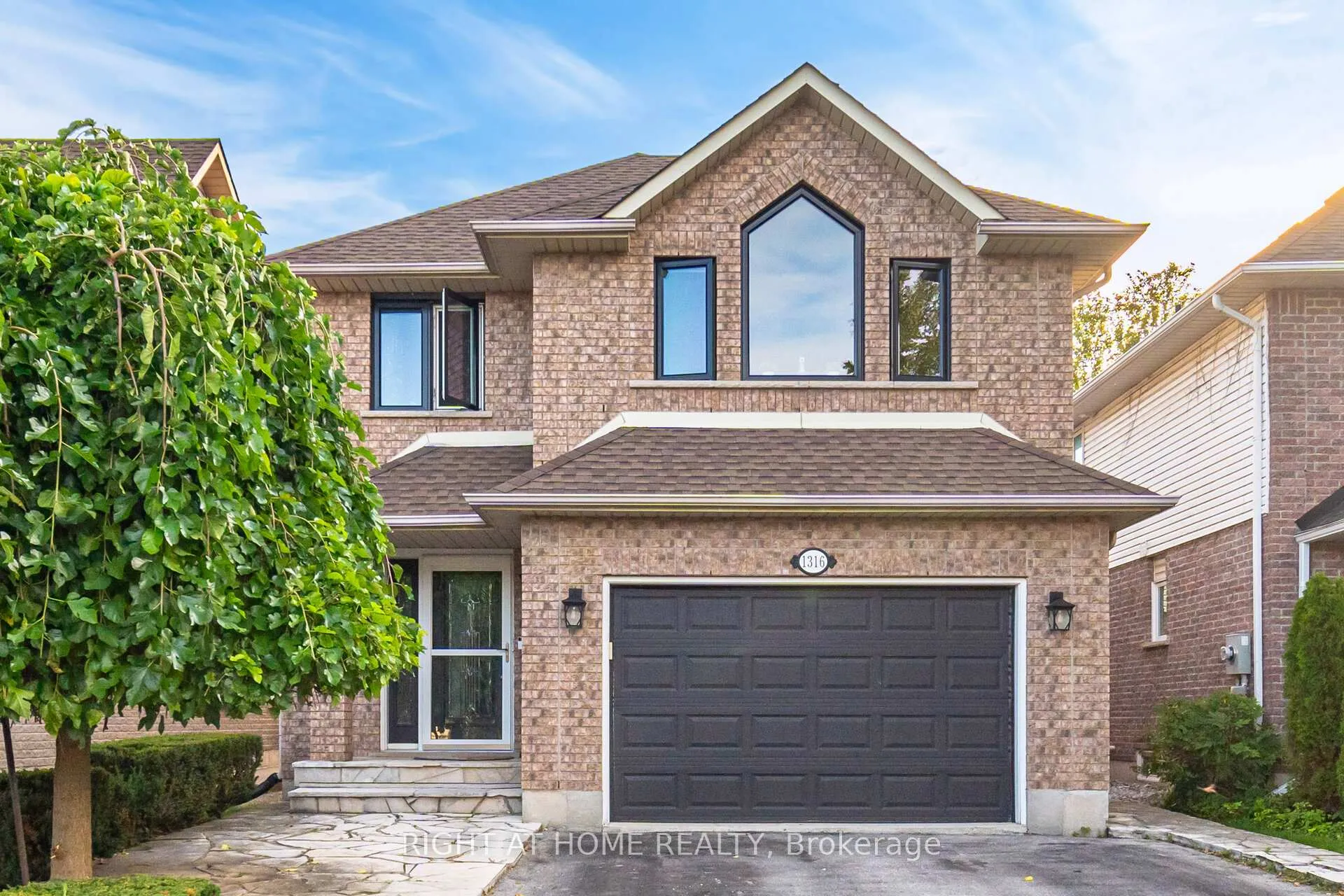 Photo 1 of 1316 Inglehart Drive, Burlington, Tansley — HOMEH