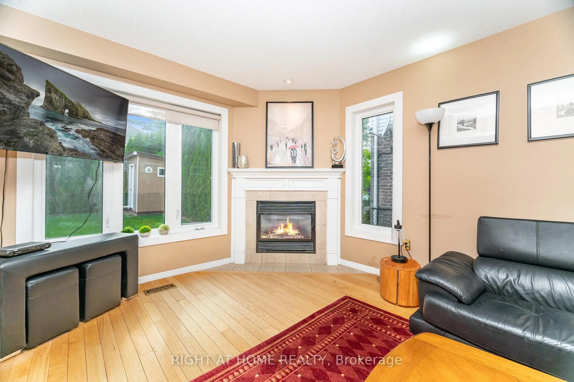 Photo 10 of 1316 Inglehart Drive, Burlington, Tansley — HOMEH