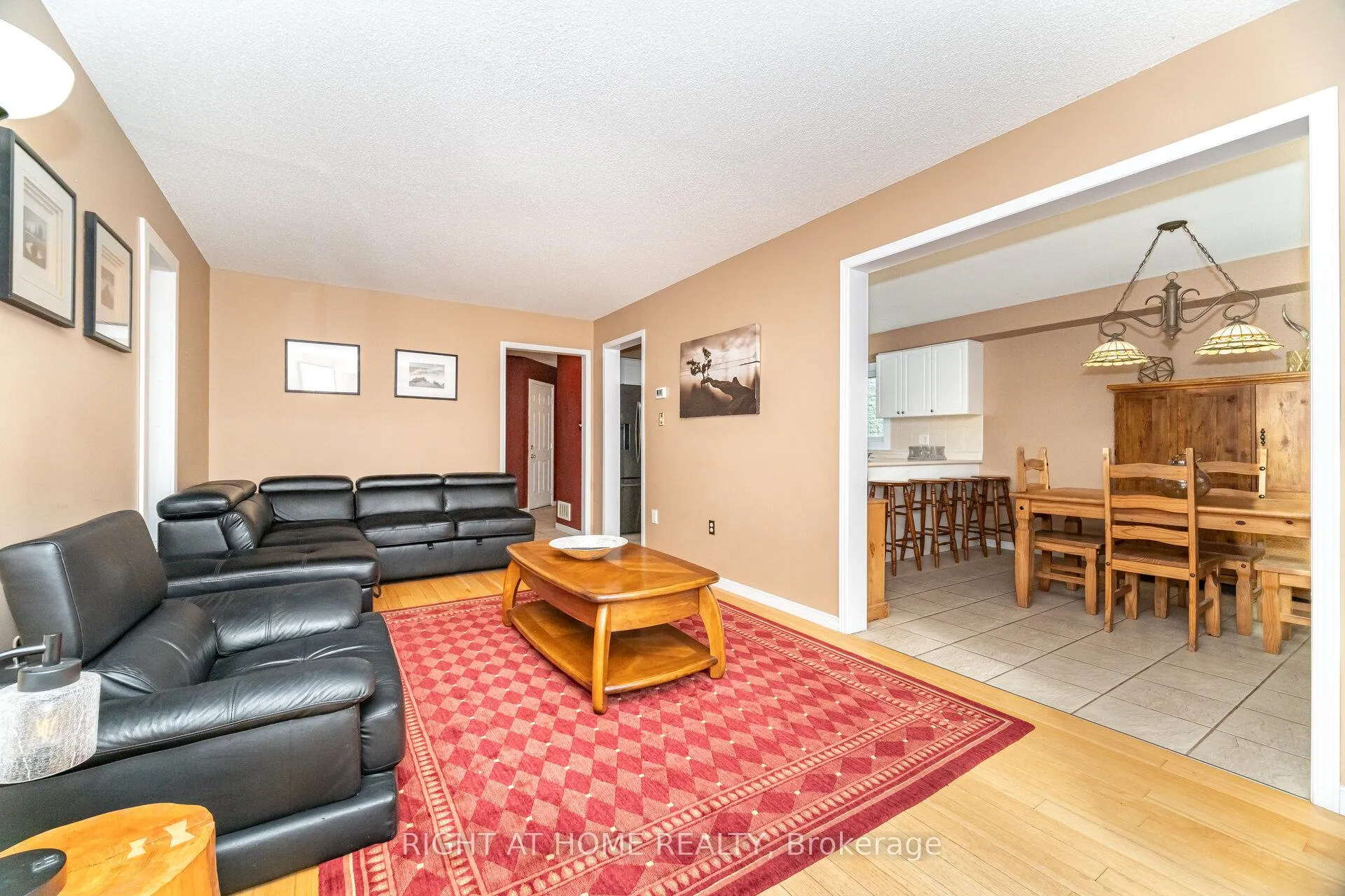 Photo 11 of 1316 Inglehart Drive, Burlington, Tansley — HOMEH