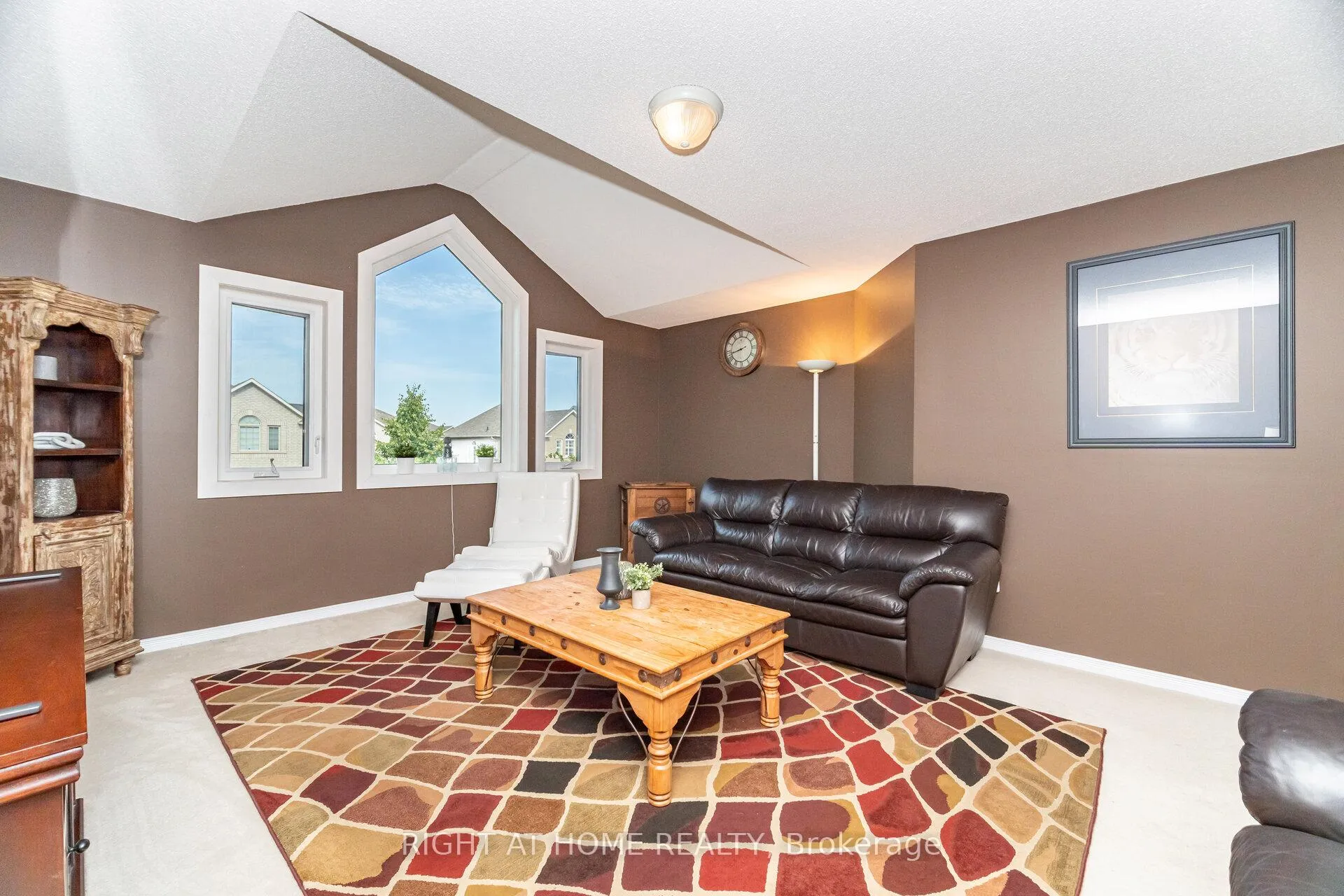 Photo 26 of 1316 Inglehart Drive, Burlington, Tansley — HOMEH