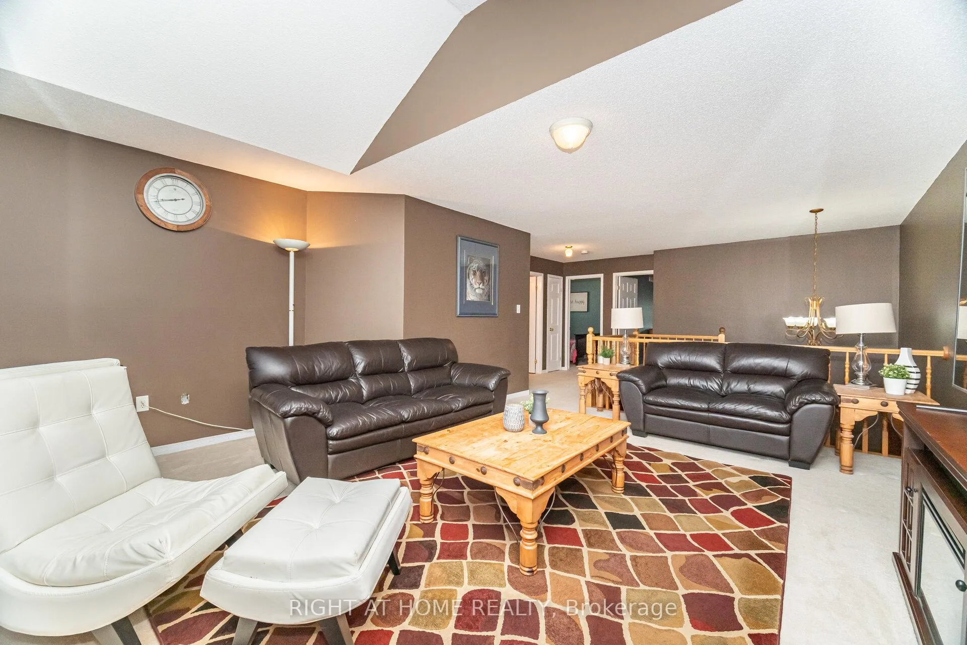 Photo 28 of 1316 Inglehart Drive, Burlington, Tansley — HOMEH