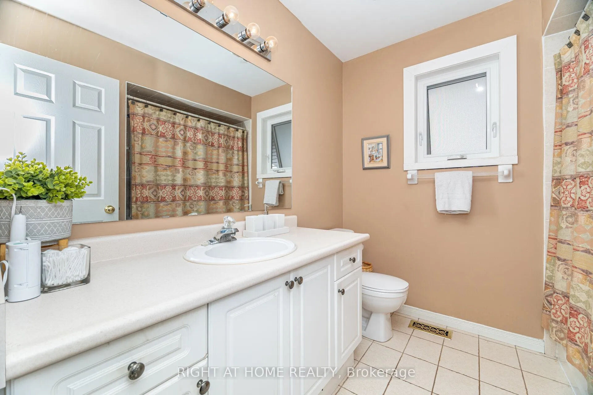 Photo 35 of 1316 Inglehart Drive, Burlington, Tansley — HOMEH