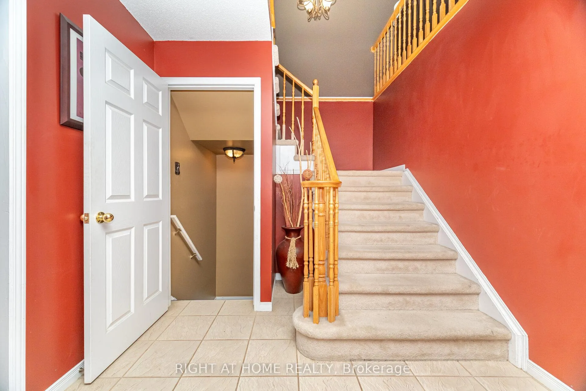 Photo 36 of 1316 Inglehart Drive, Burlington, Tansley — HOMEH
