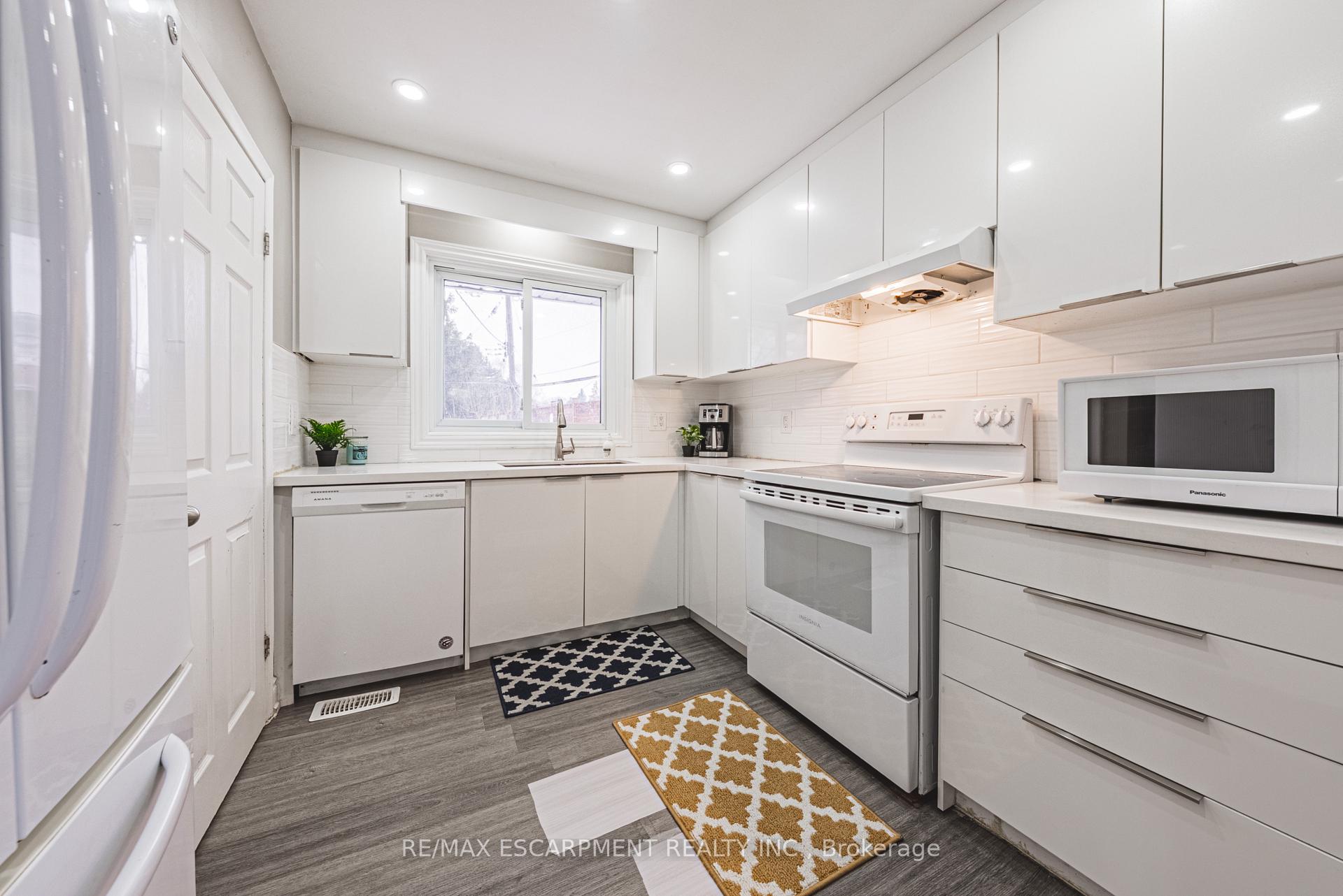 Photo 16 of 406 Appleby Line, Burlington, Shoreacres — HOMEH