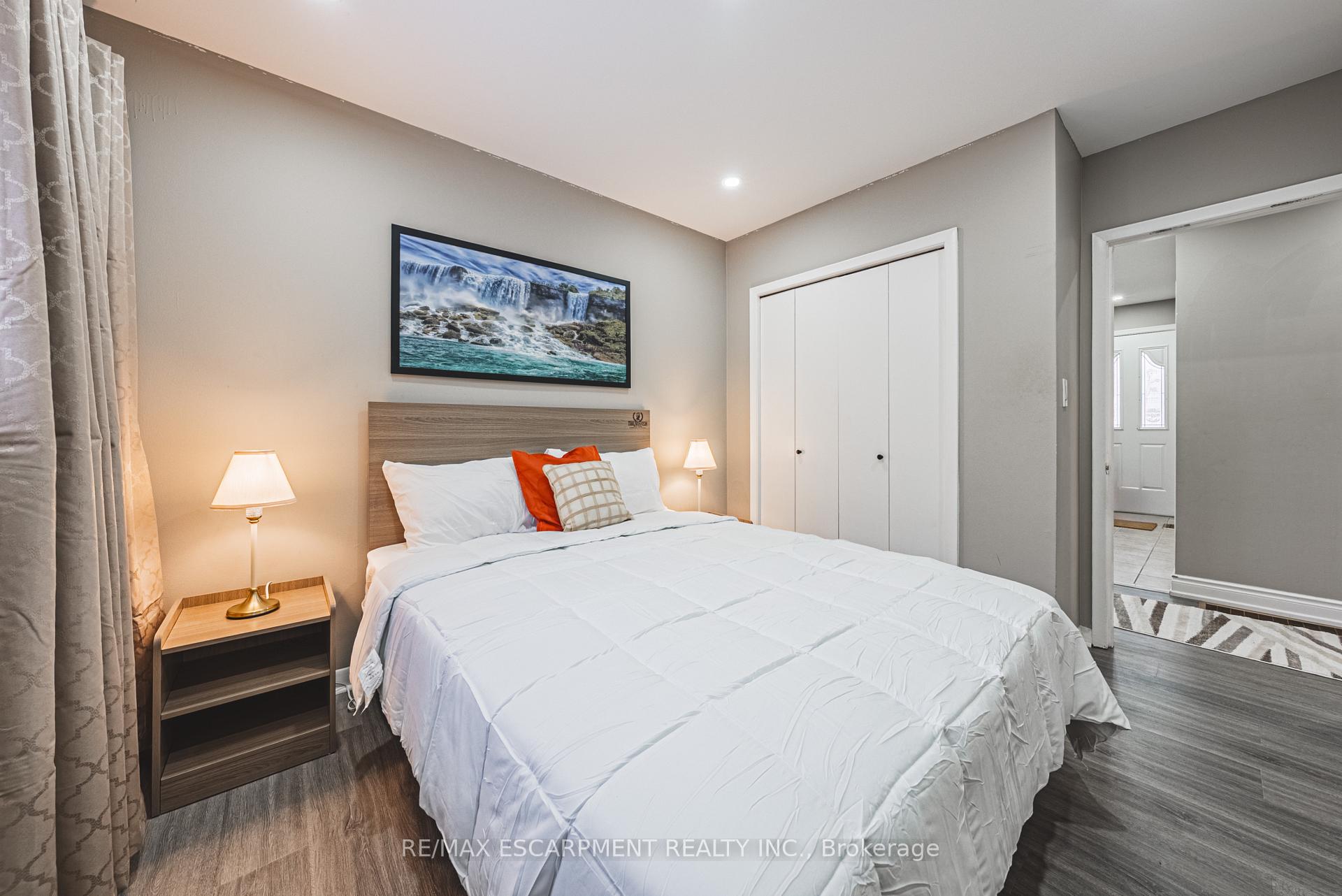 Photo 20 of 406 Appleby Line, Burlington, Shoreacres — HOMEH