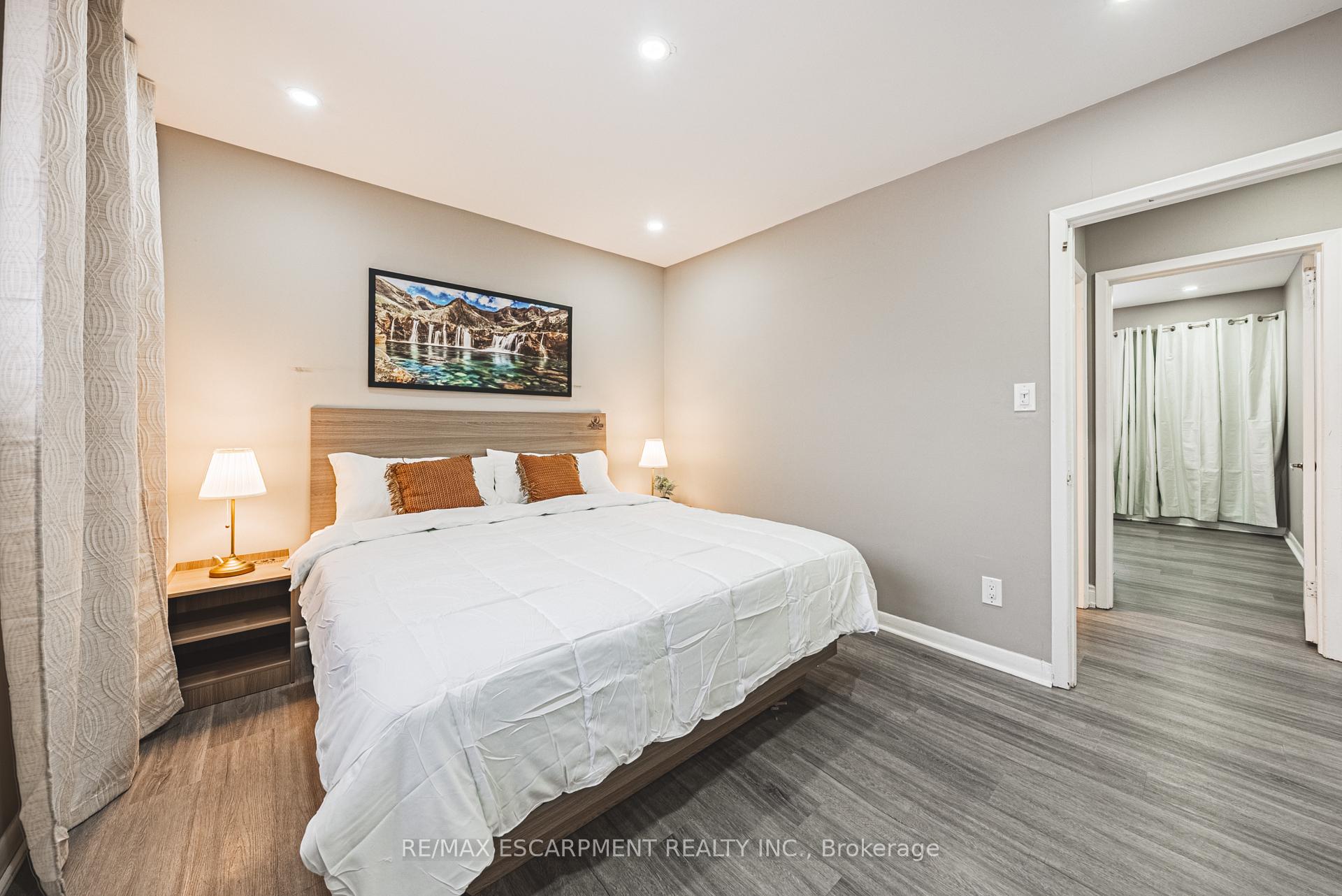 Photo 22 of 406 Appleby Line, Burlington, Shoreacres — HOMEH
