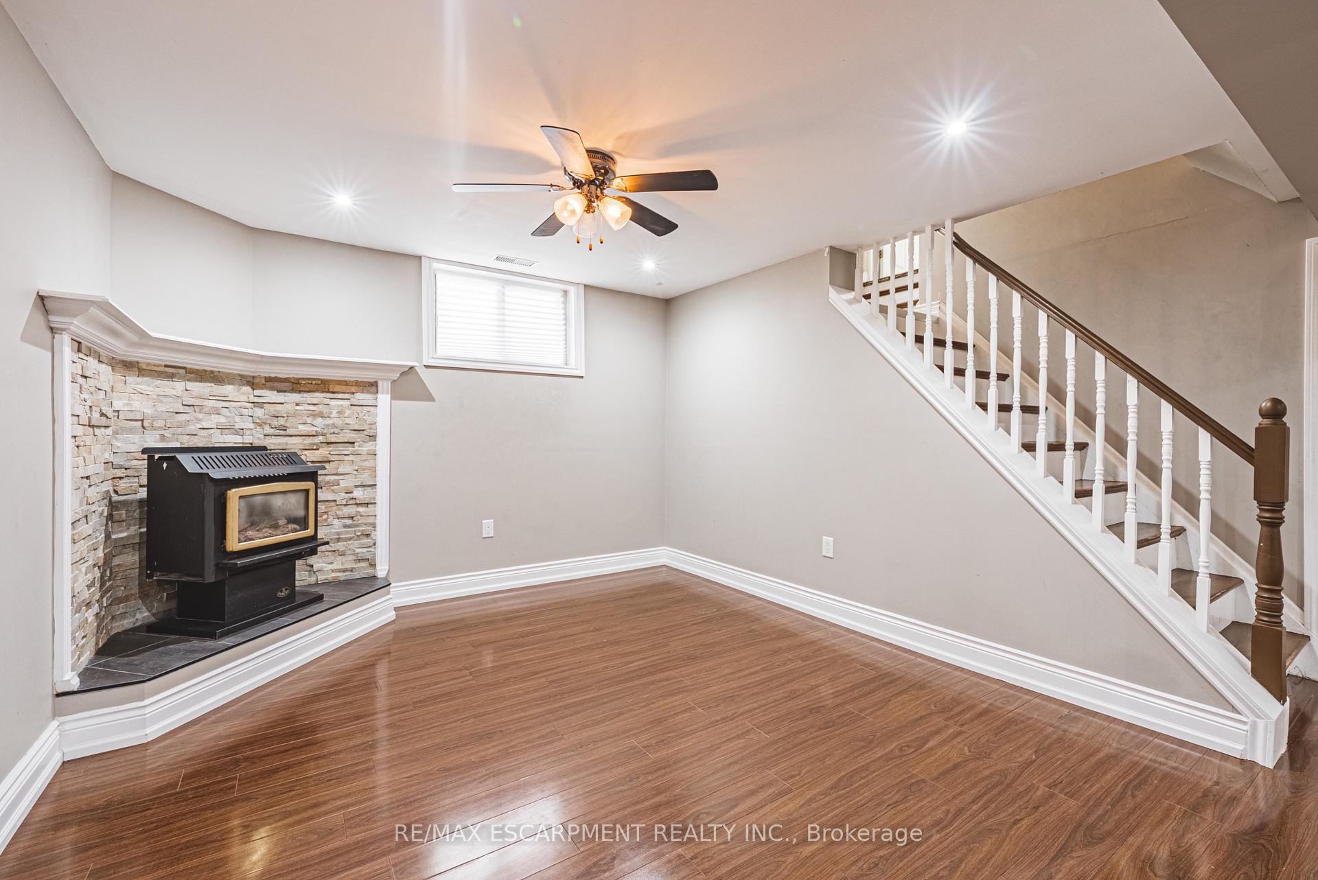 Photo 32 of 406 Appleby Line, Burlington, Shoreacres — HOMEH