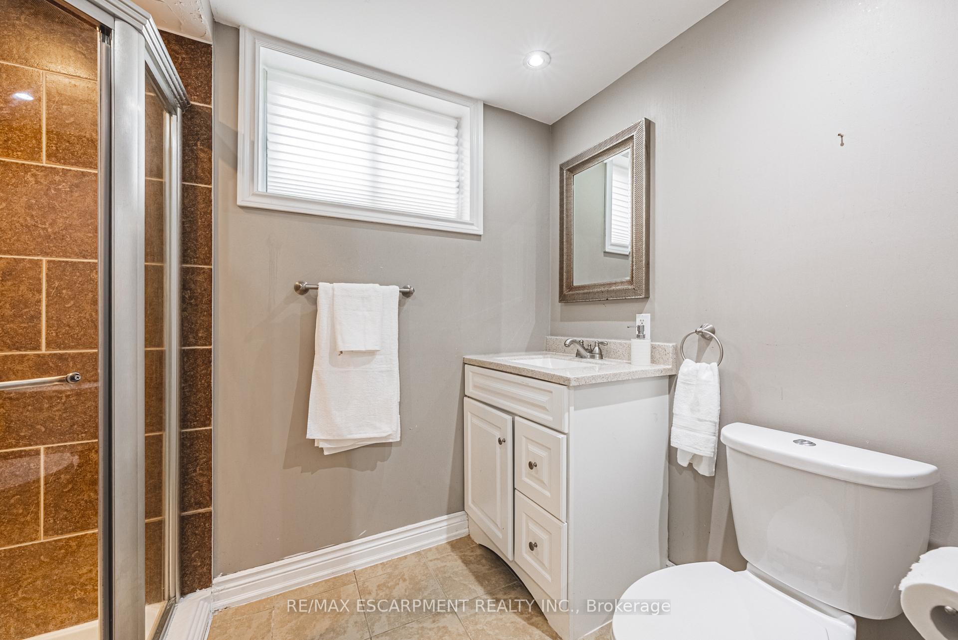 Photo 33 of 406 Appleby Line, Burlington, Shoreacres — HOMEH