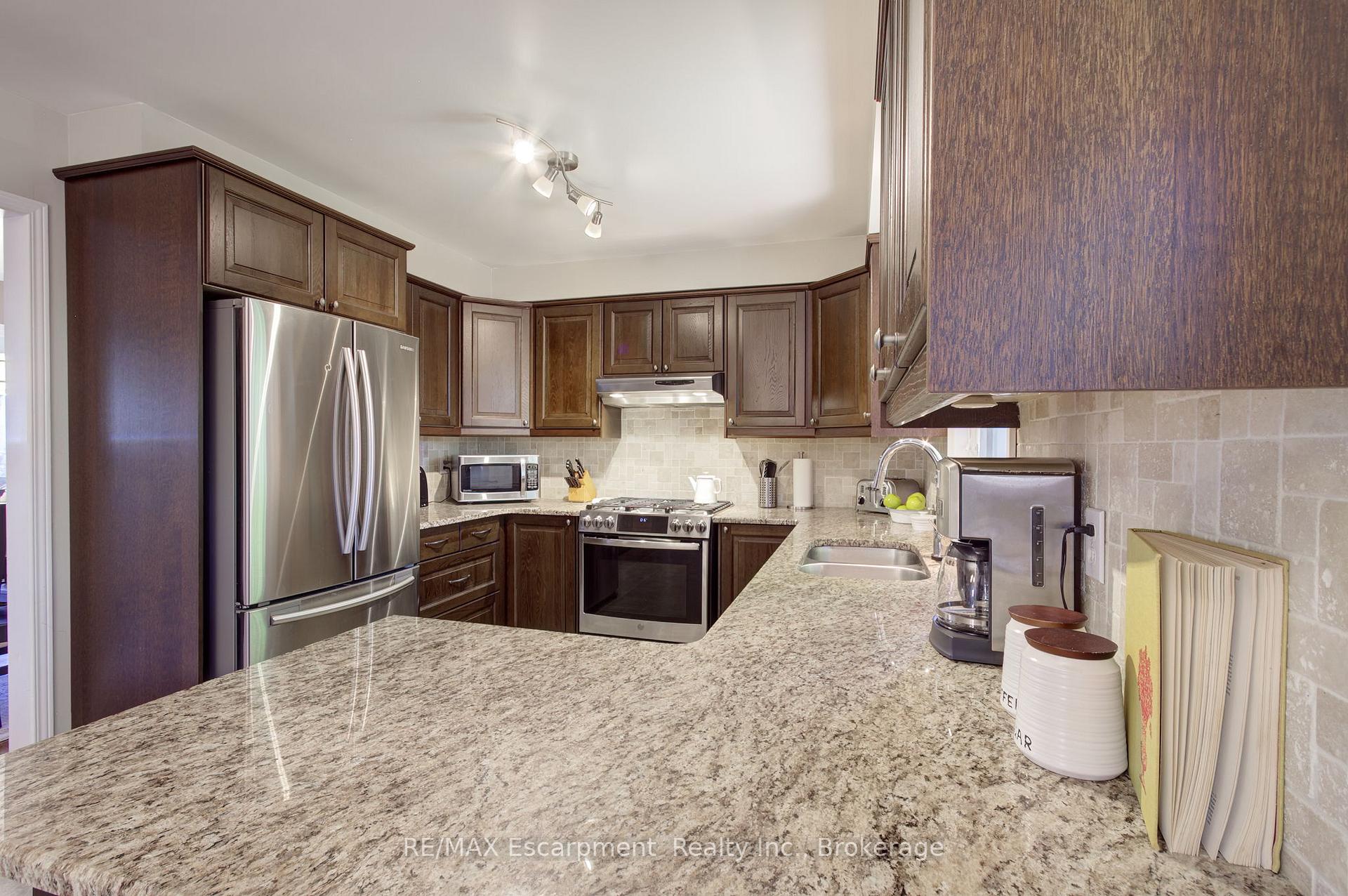 Photo 17 of 3415 Bristol Drive, Burlington, Palmer — HOMEH