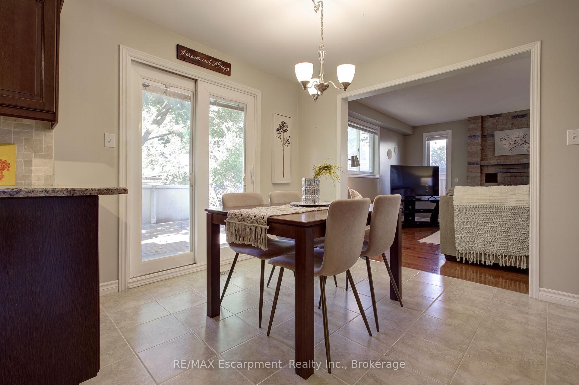 Photo 19 of 3415 Bristol Drive, Burlington, Palmer — HOMEH