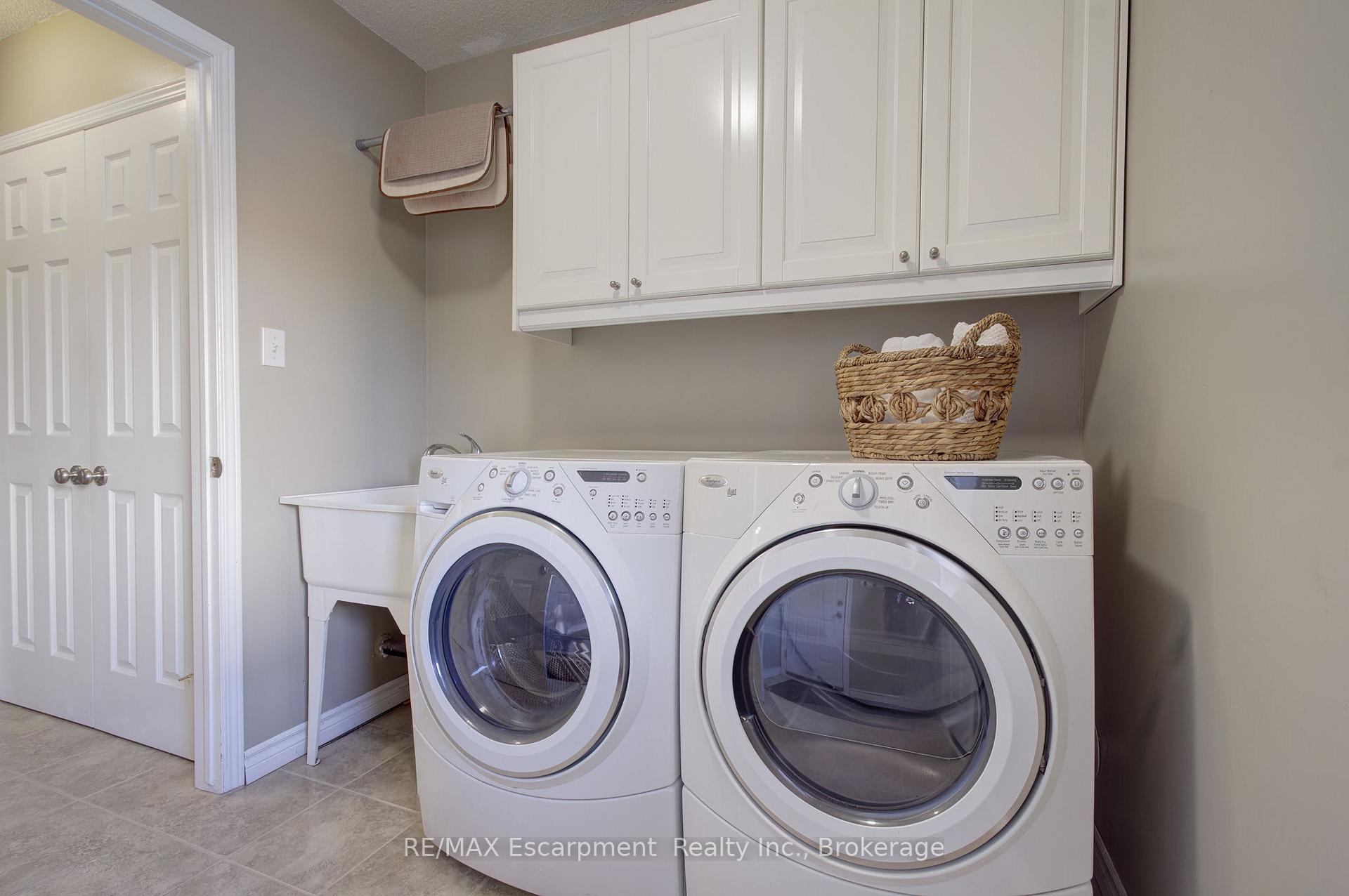 Photo 25 of 3415 Bristol Drive, Burlington, Palmer — HOMEH