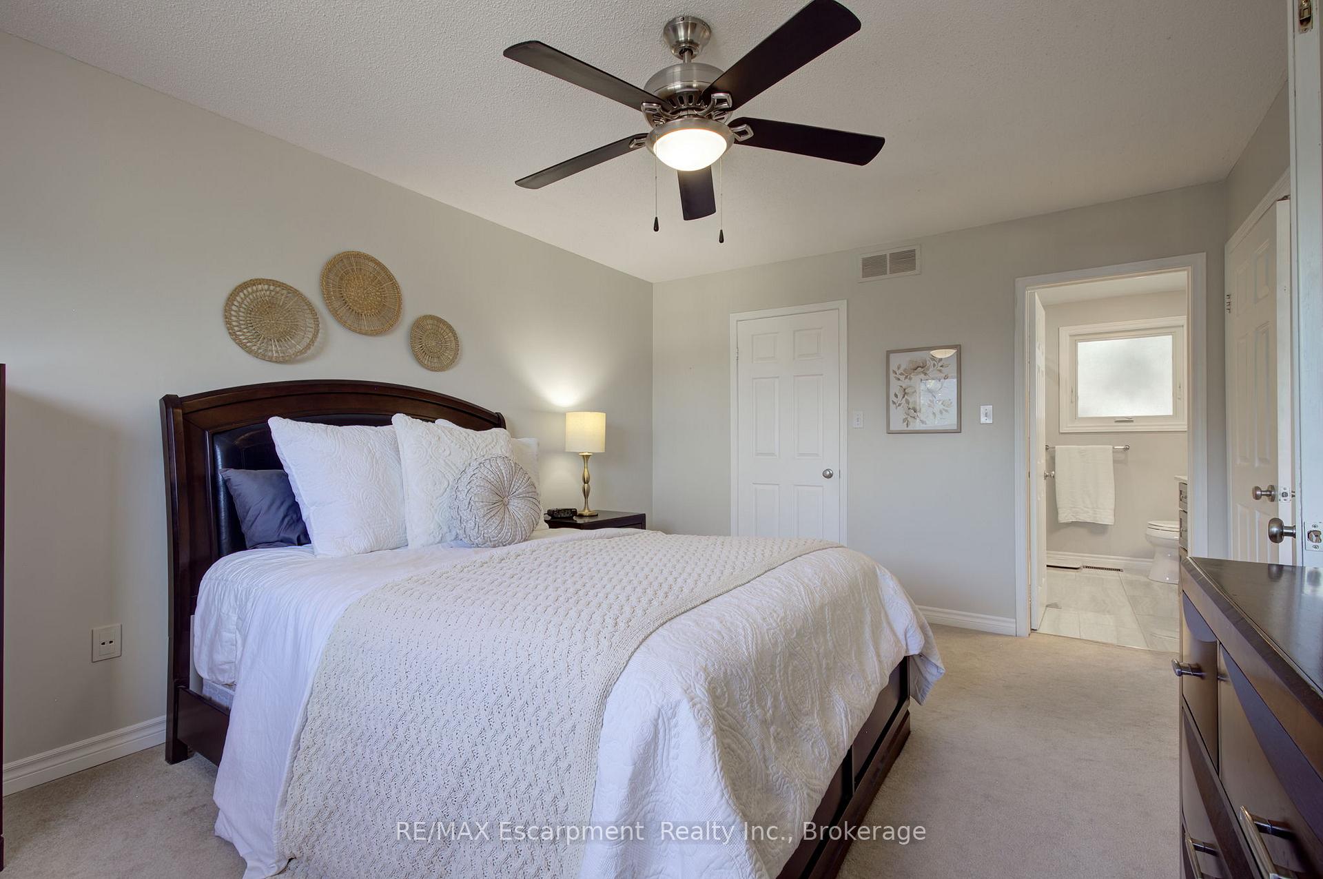 Photo 29 of 3415 Bristol Drive, Burlington, Palmer — HOMEH