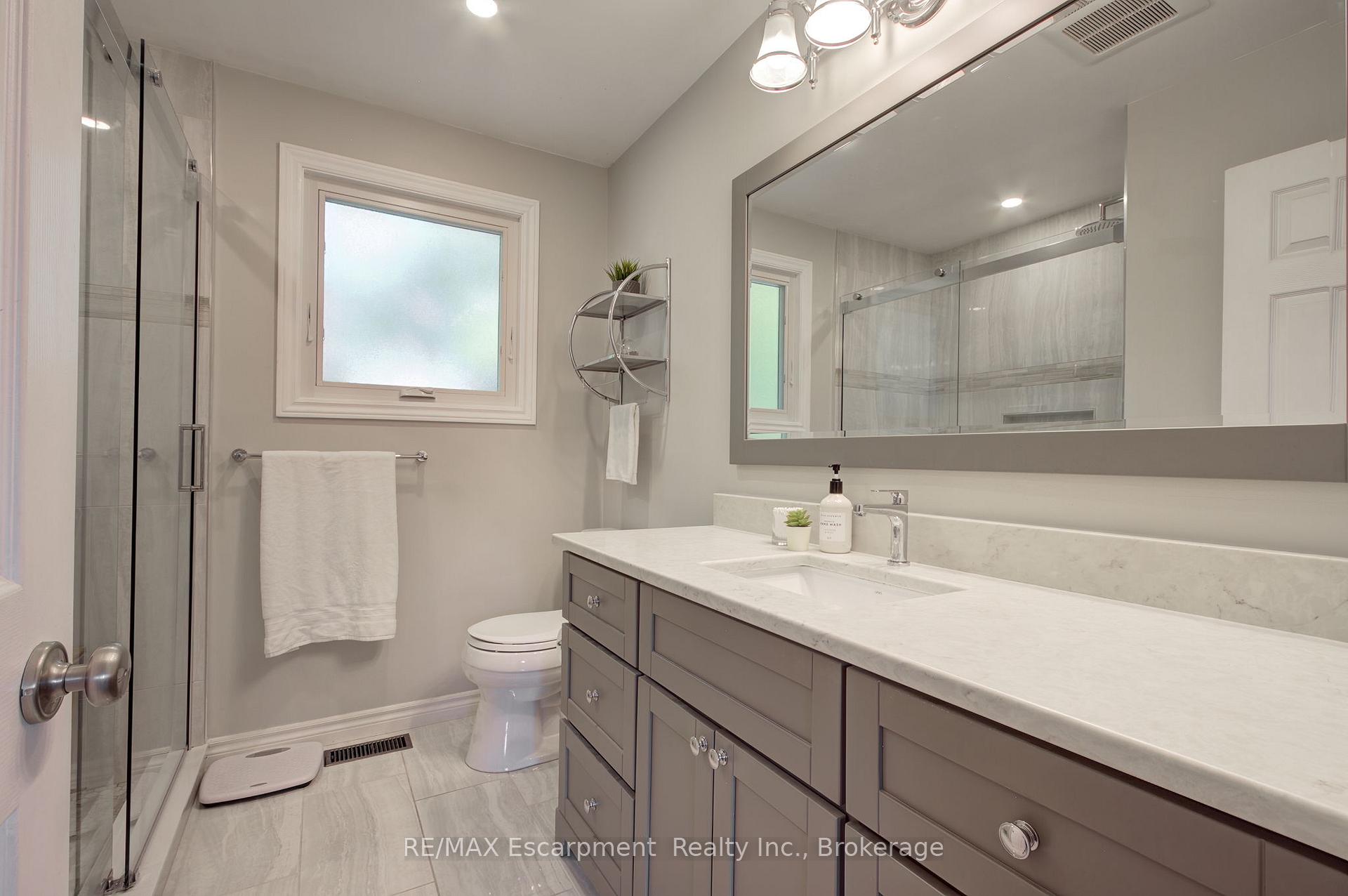 Photo 30 of 3415 Bristol Drive, Burlington, Palmer — HOMEH