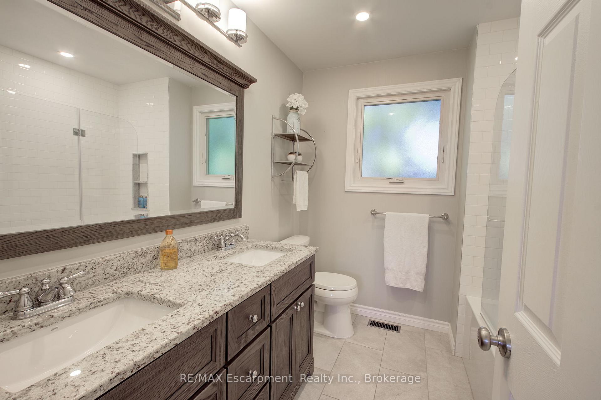 Photo 34 of 3415 Bristol Drive, Burlington, Palmer — HOMEH