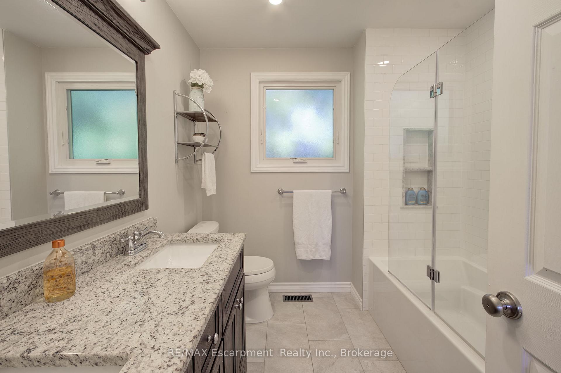Photo 35 of 3415 Bristol Drive, Burlington, Palmer — HOMEH