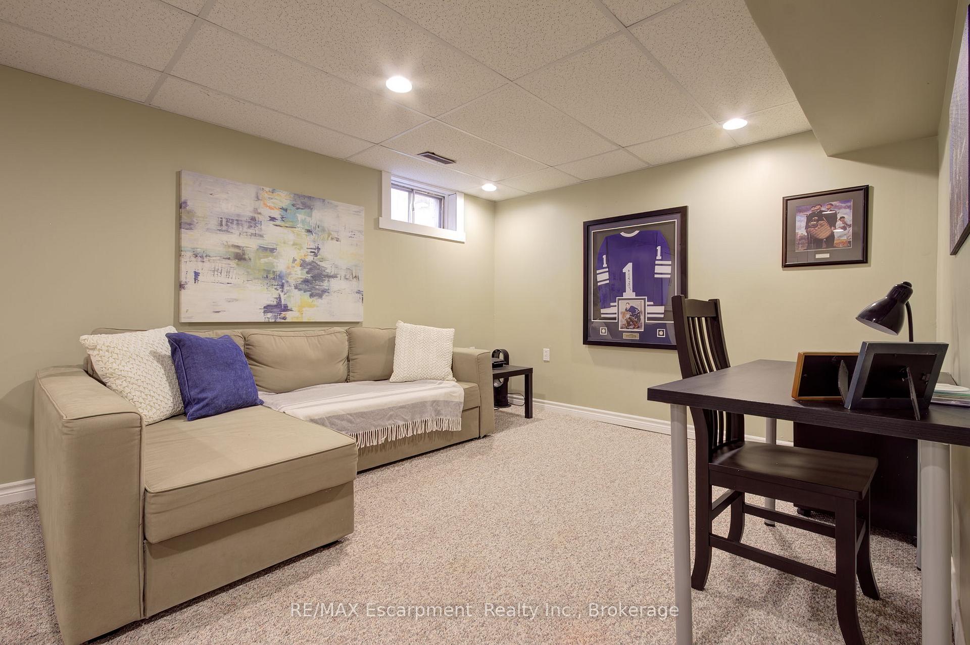 Photo 37 of 3415 Bristol Drive, Burlington, Palmer — HOMEH