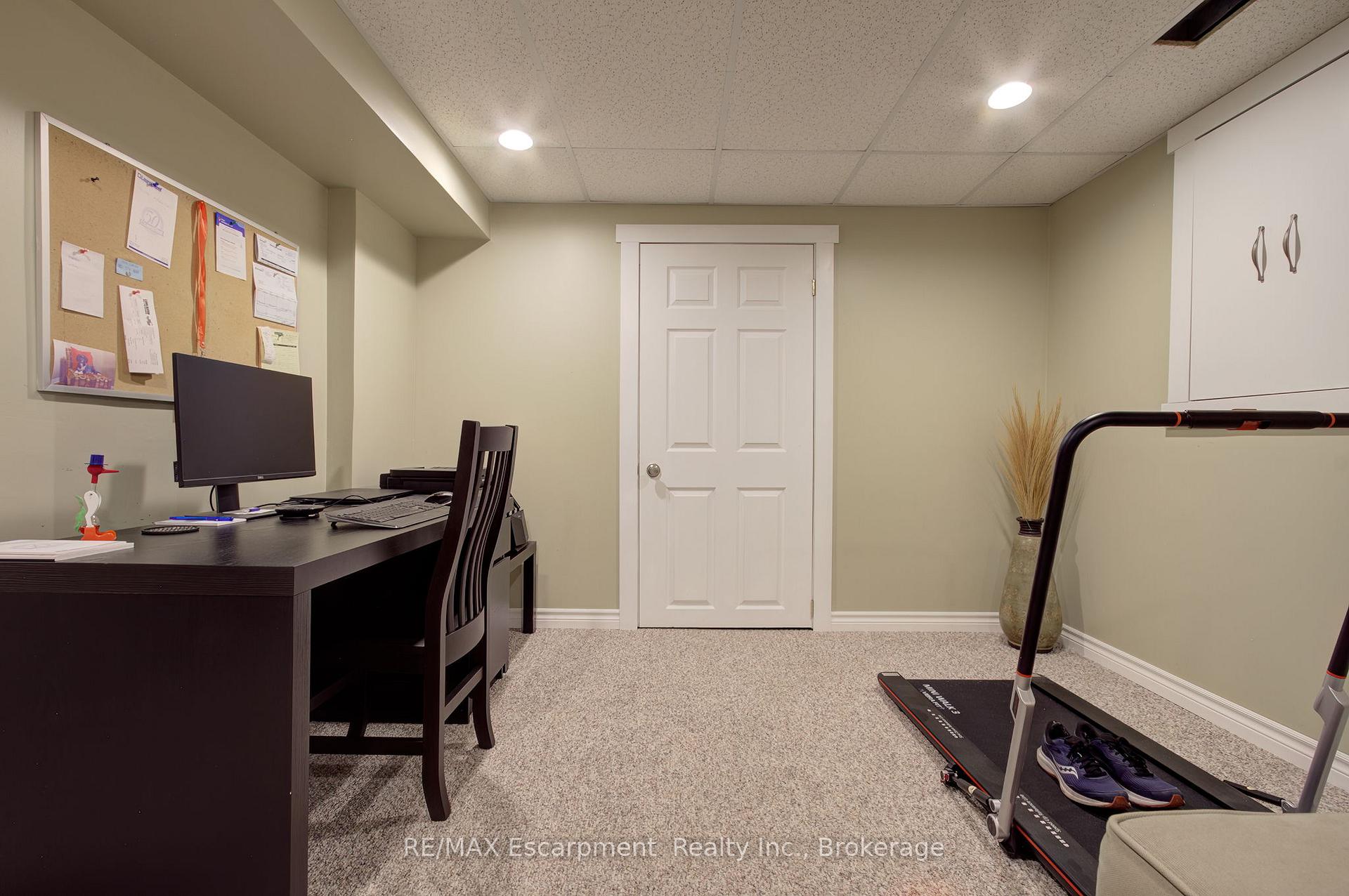 Photo 40 of 3415 Bristol Drive, Burlington, Palmer — HOMEH