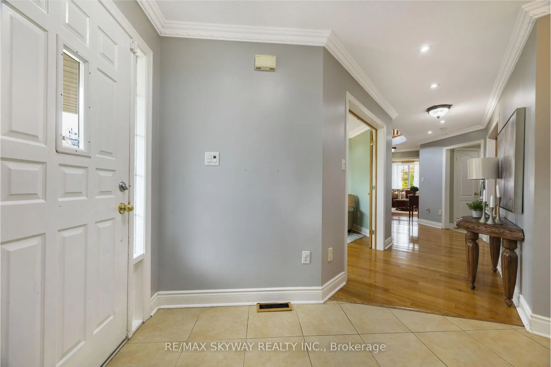 Photo 10 of 57 Banington Crescent, Brampton, Snelgrove — HOMEH