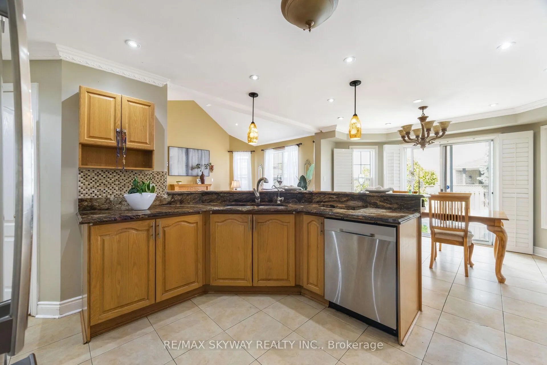 Photo 228 of 57 Banington Crescent, Brampton, Snelgrove — HOMEH