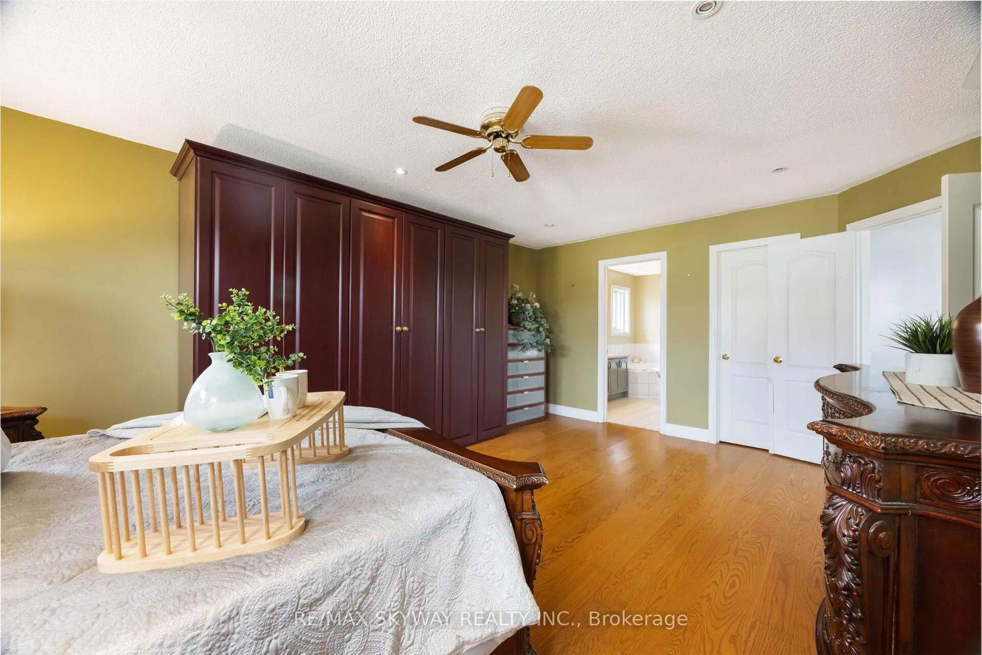 Photo 330 of 57 Banington Crescent, Brampton, Snelgrove — HOMEH