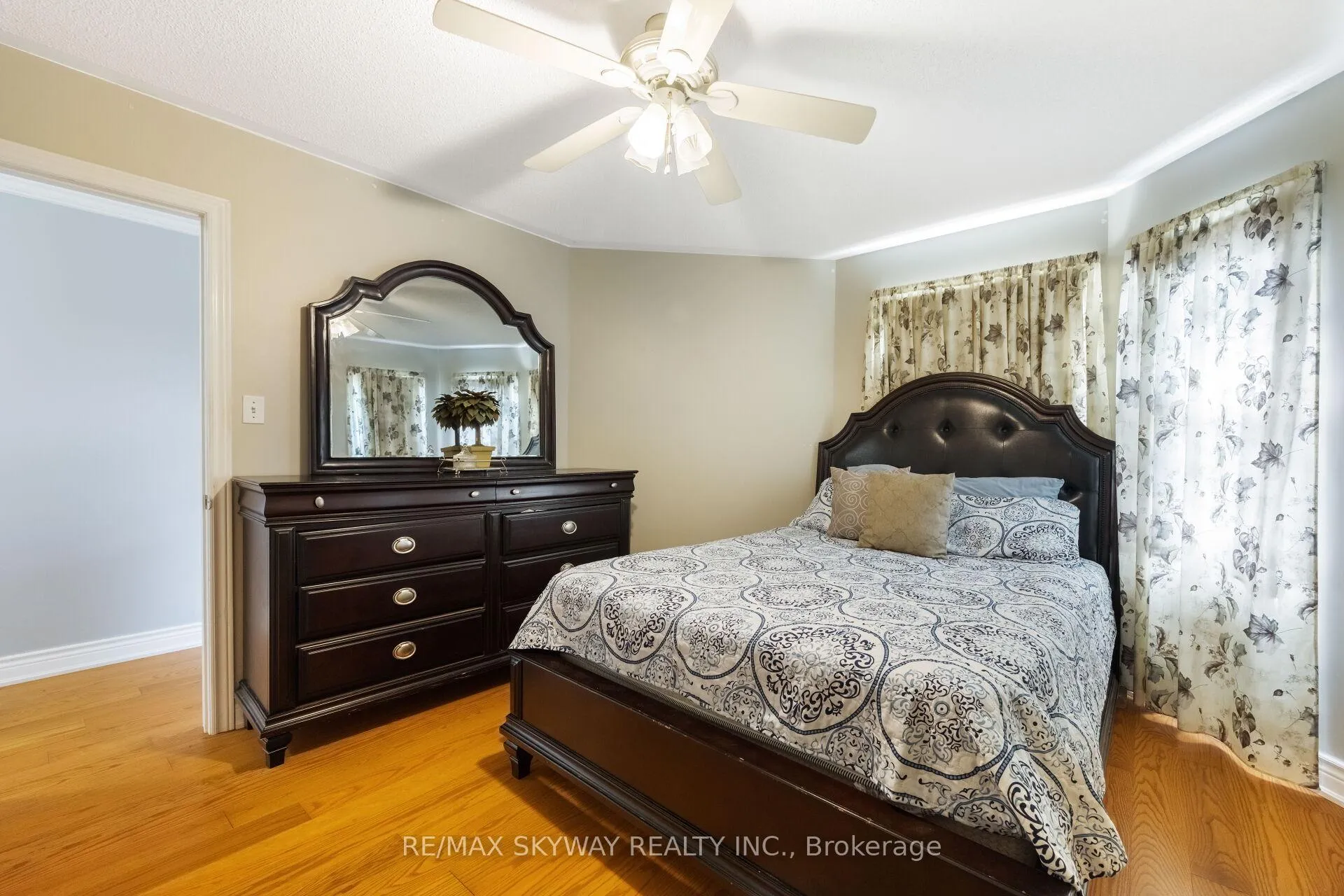 Photo 442 of 57 Banington Crescent, Brampton, Snelgrove — HOMEH