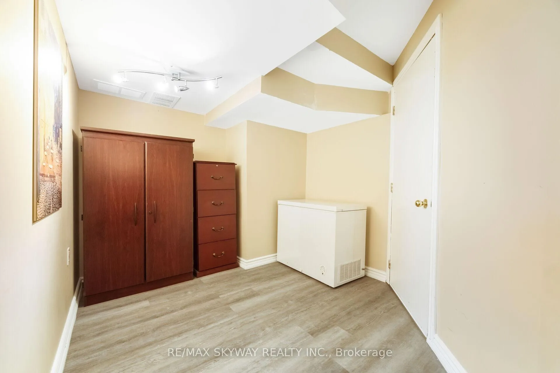 Photo 545 of 57 Banington Crescent, Brampton, Snelgrove — HOMEH